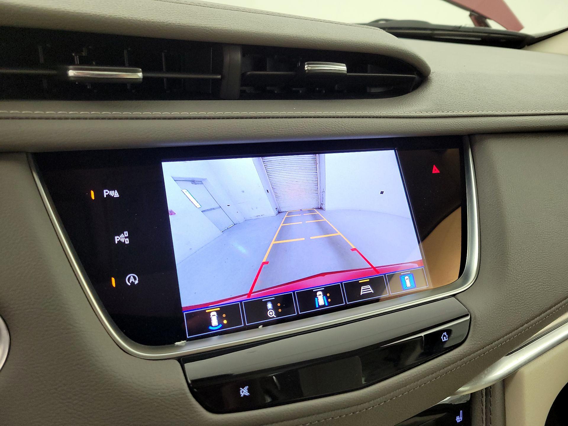 Thumbnail: 2024 Cadillac XT5 - 15