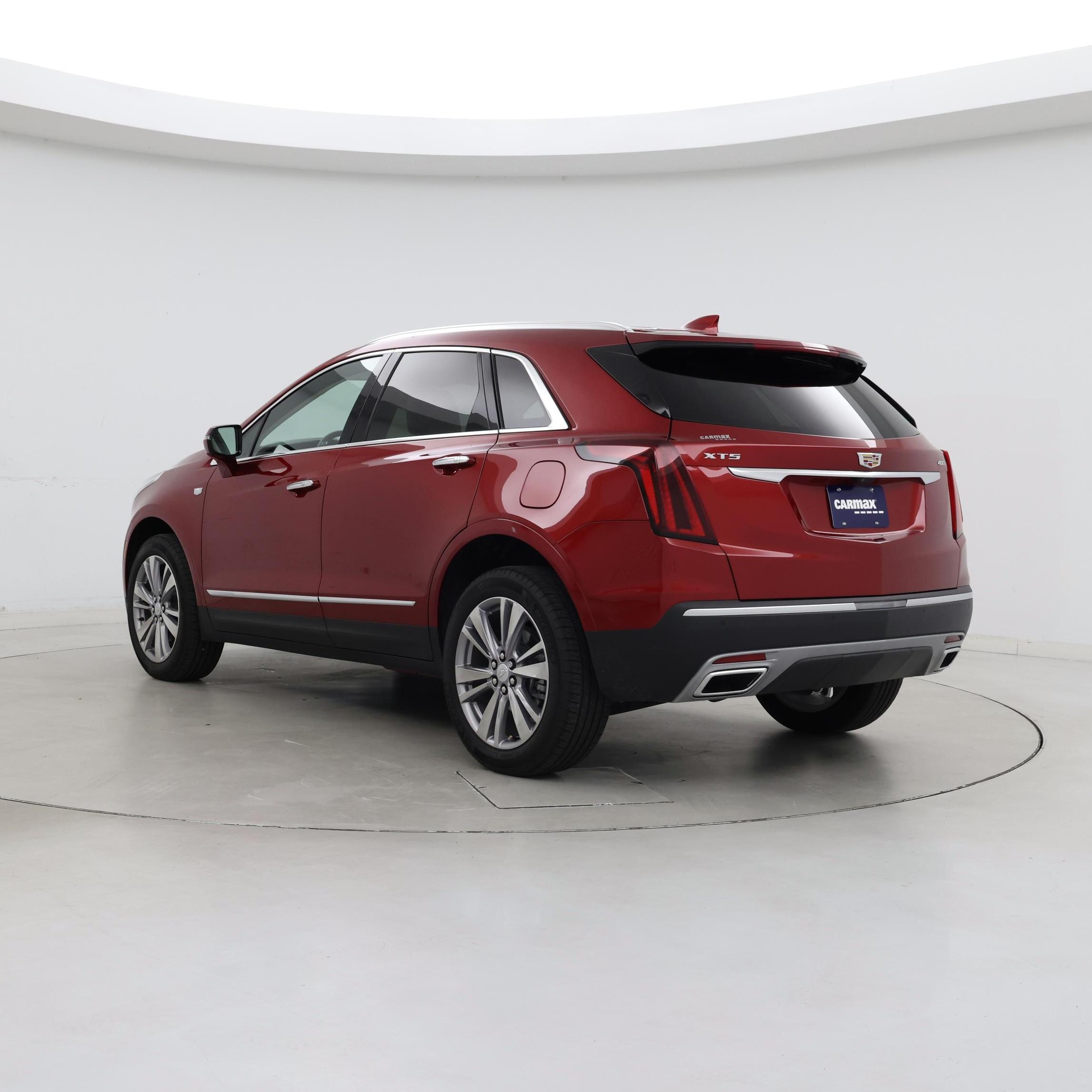 Thumbnail: 2024 Cadillac XT5 - 2