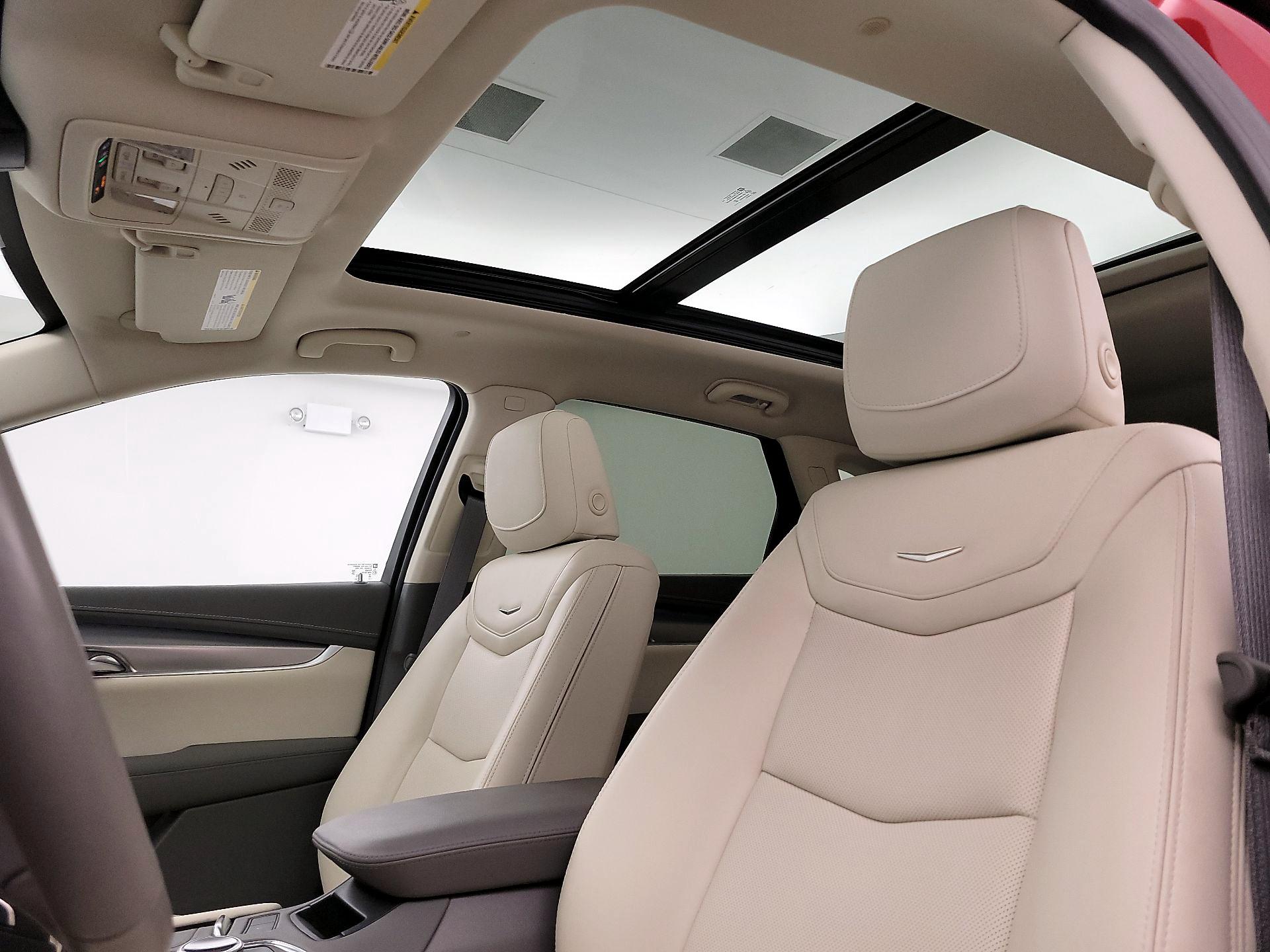 Thumbnail: 2024 Cadillac XT5 - 20
