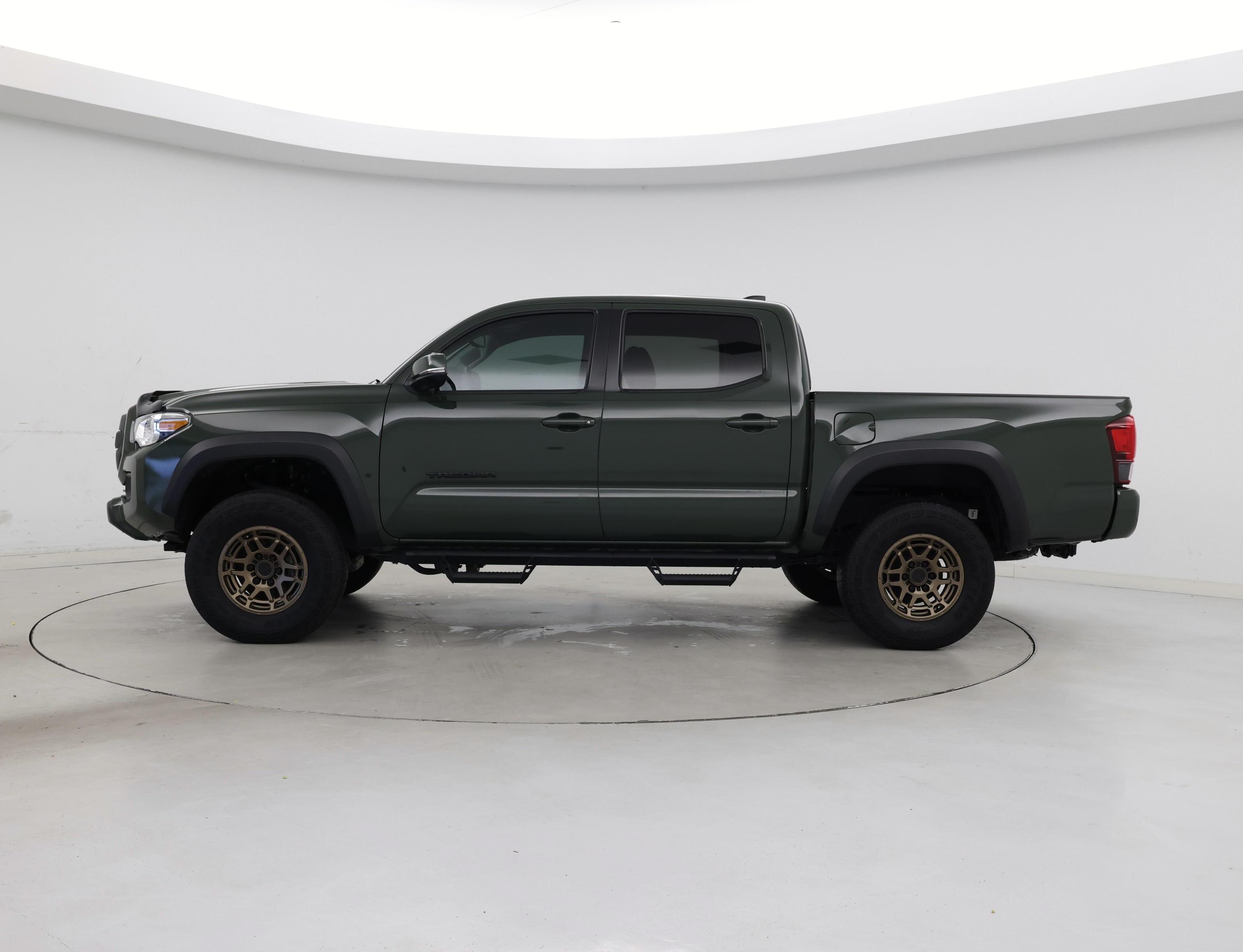 Thumbnail: 2022 Toyota Tacoma - 3