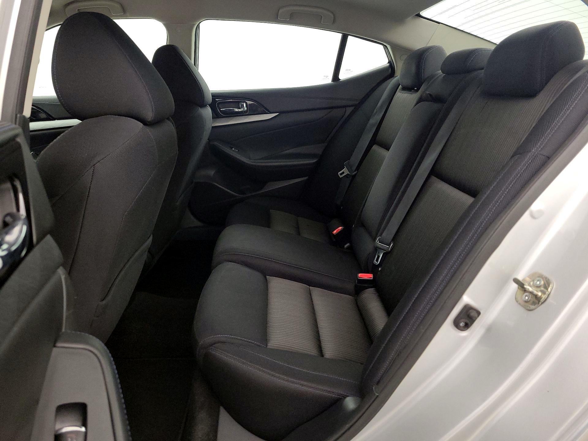Thumbnail: 2016 Nissan Maxima - 20