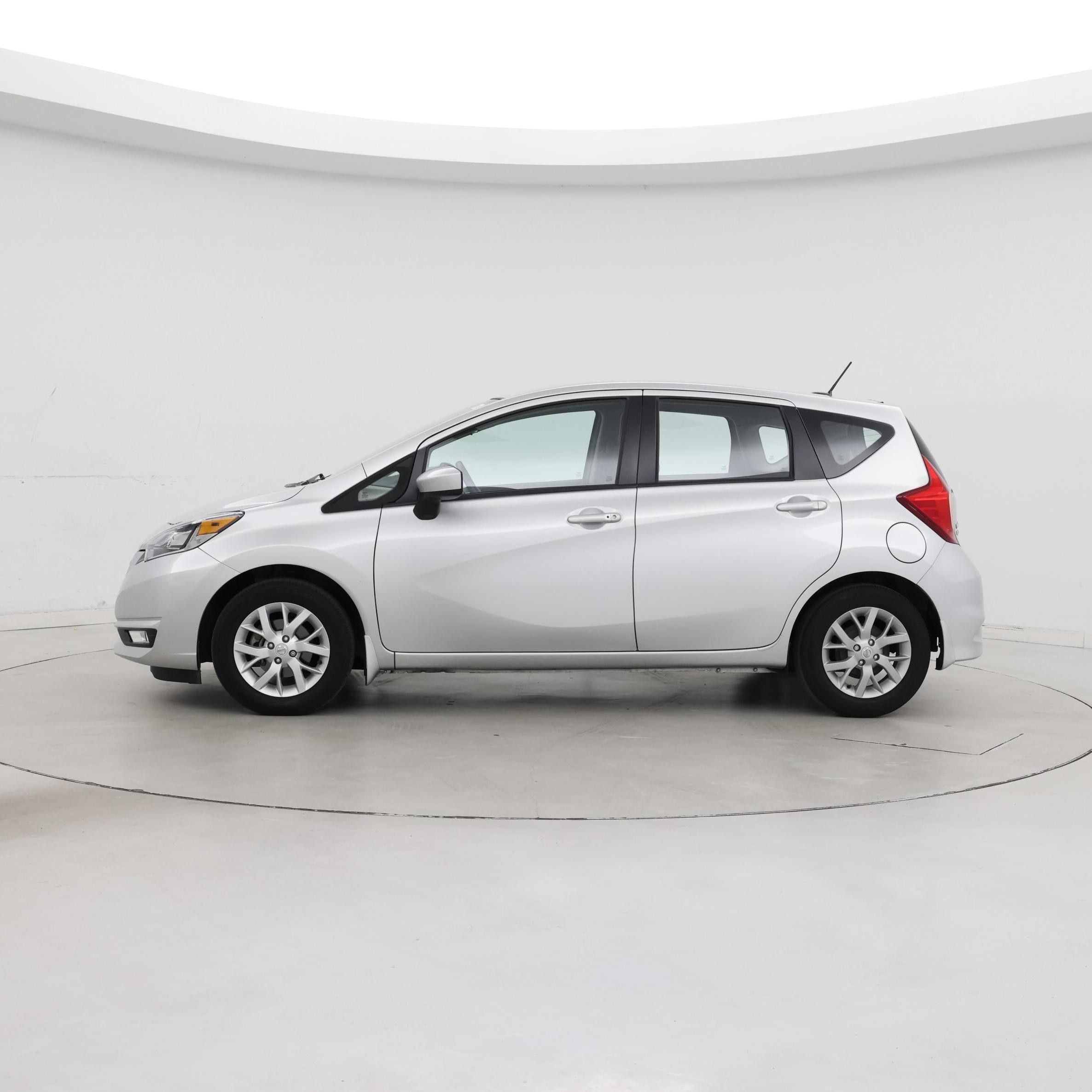 Thumbnail: 2018 Nissan Versa Note - 3