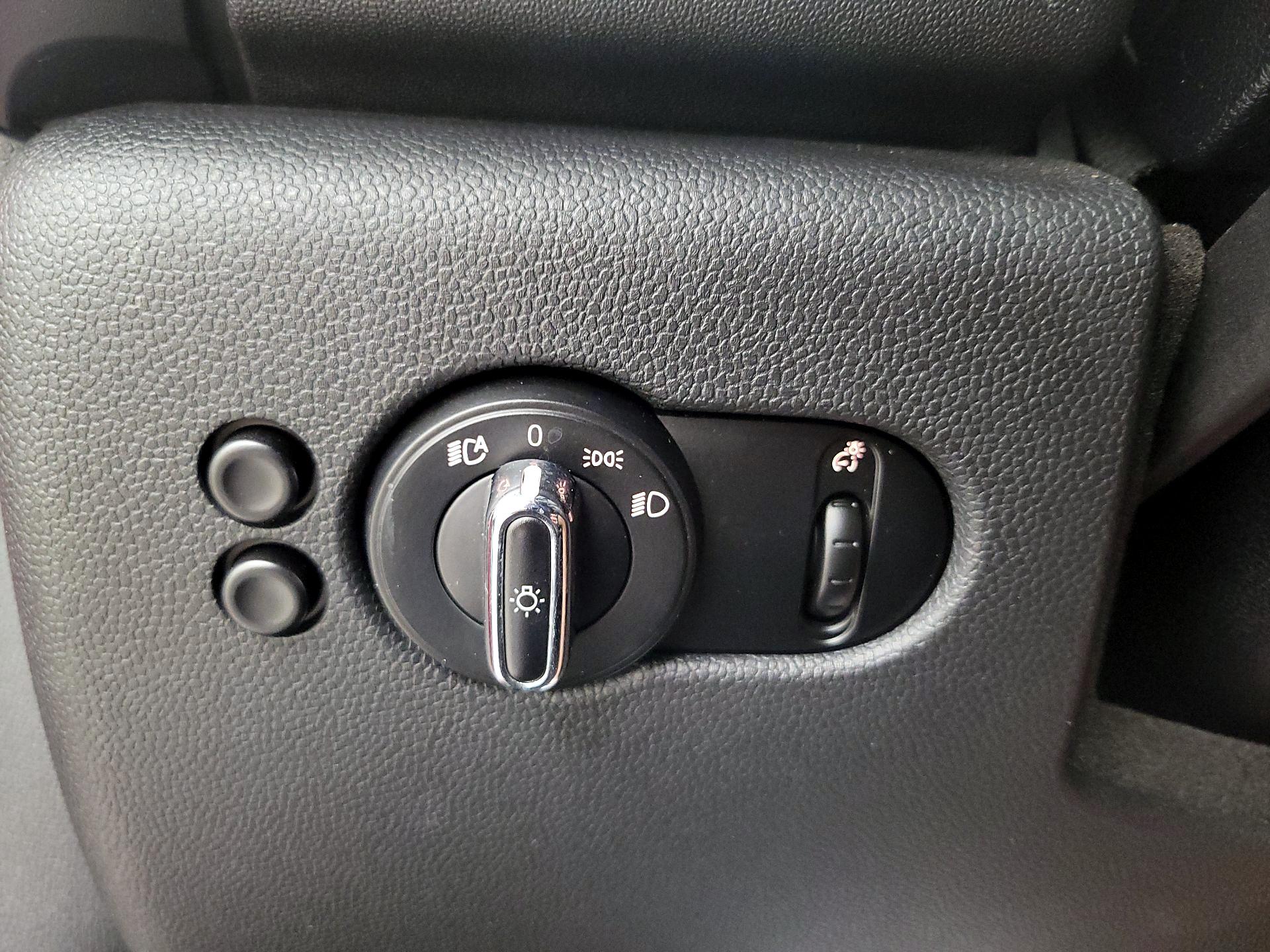 Thumbnail: 2019 MINI Cooper Hardtop - 13