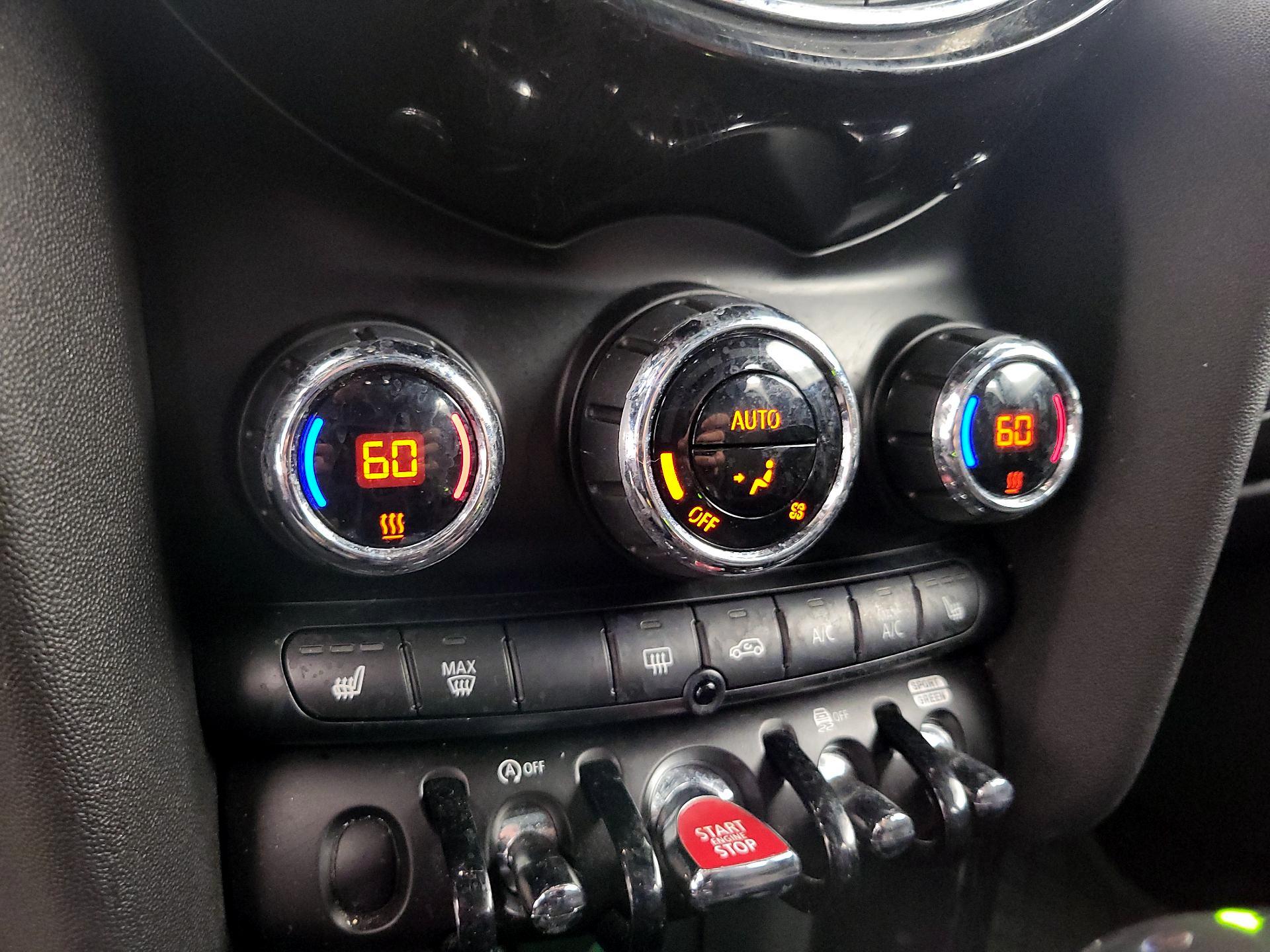 Thumbnail: 2019 MINI Cooper Hardtop - 16