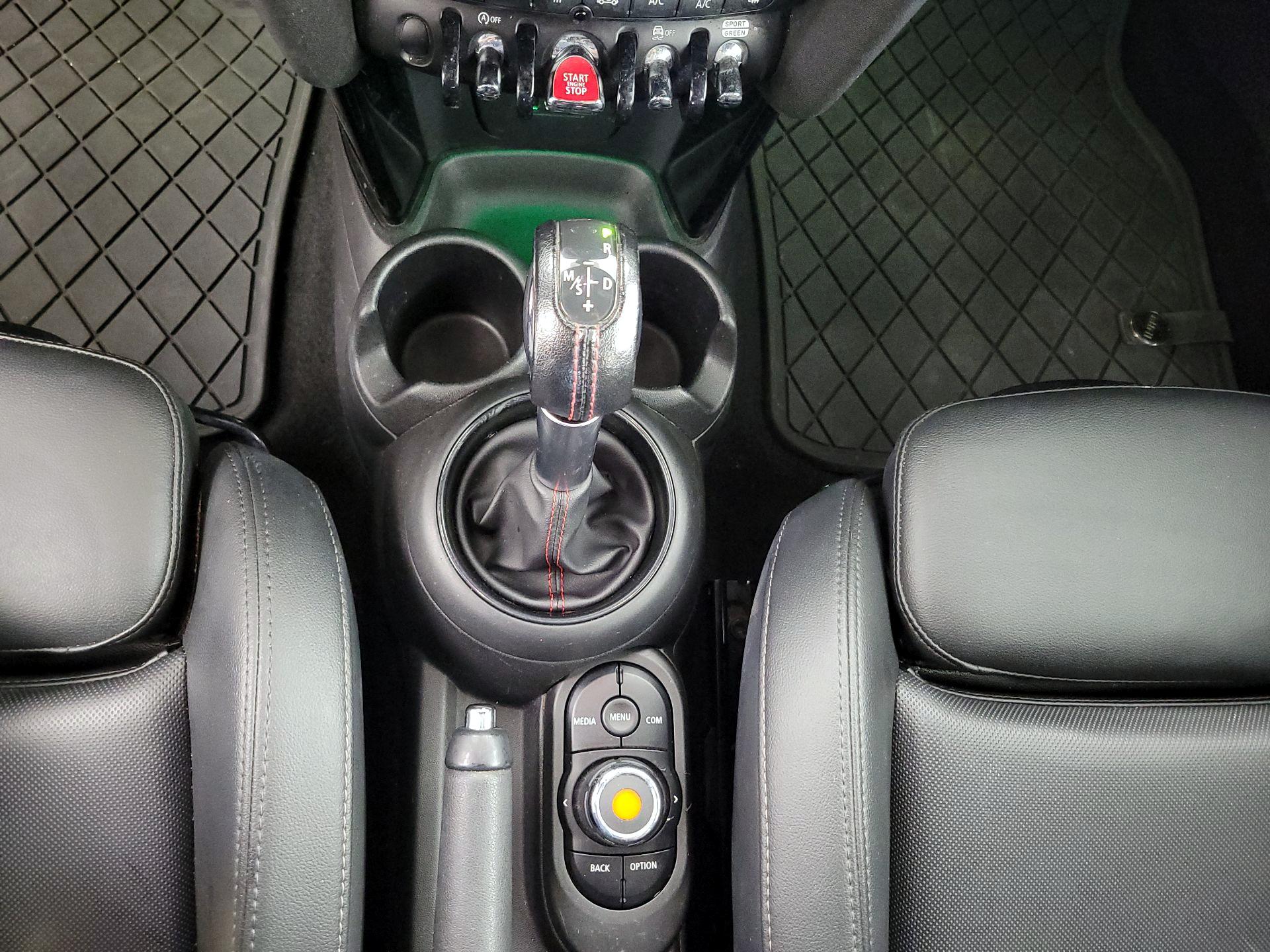 Thumbnail: 2019 MINI Cooper Hardtop - 17