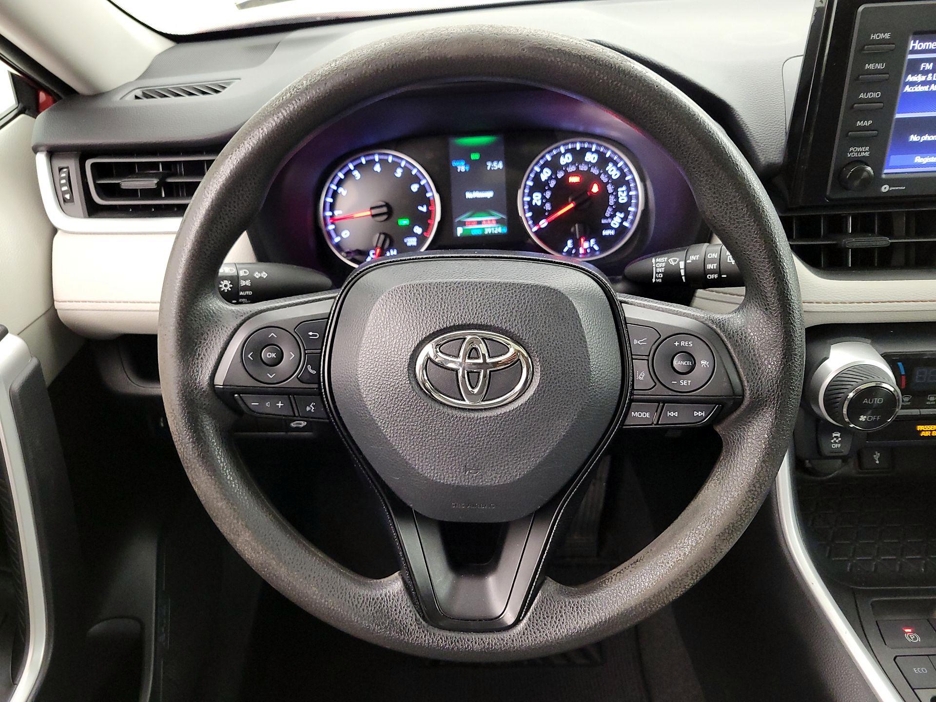 Thumbnail: 2022 Toyota RAV4 - 10