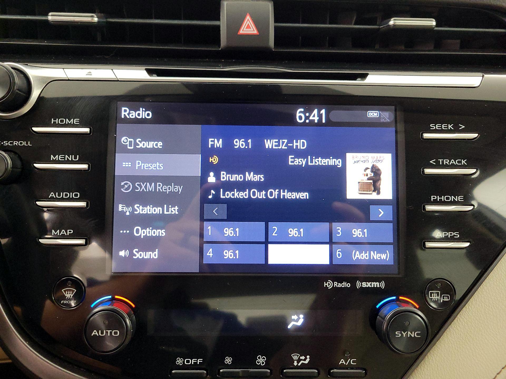 Thumbnail: 2019 Toyota Camry - 15