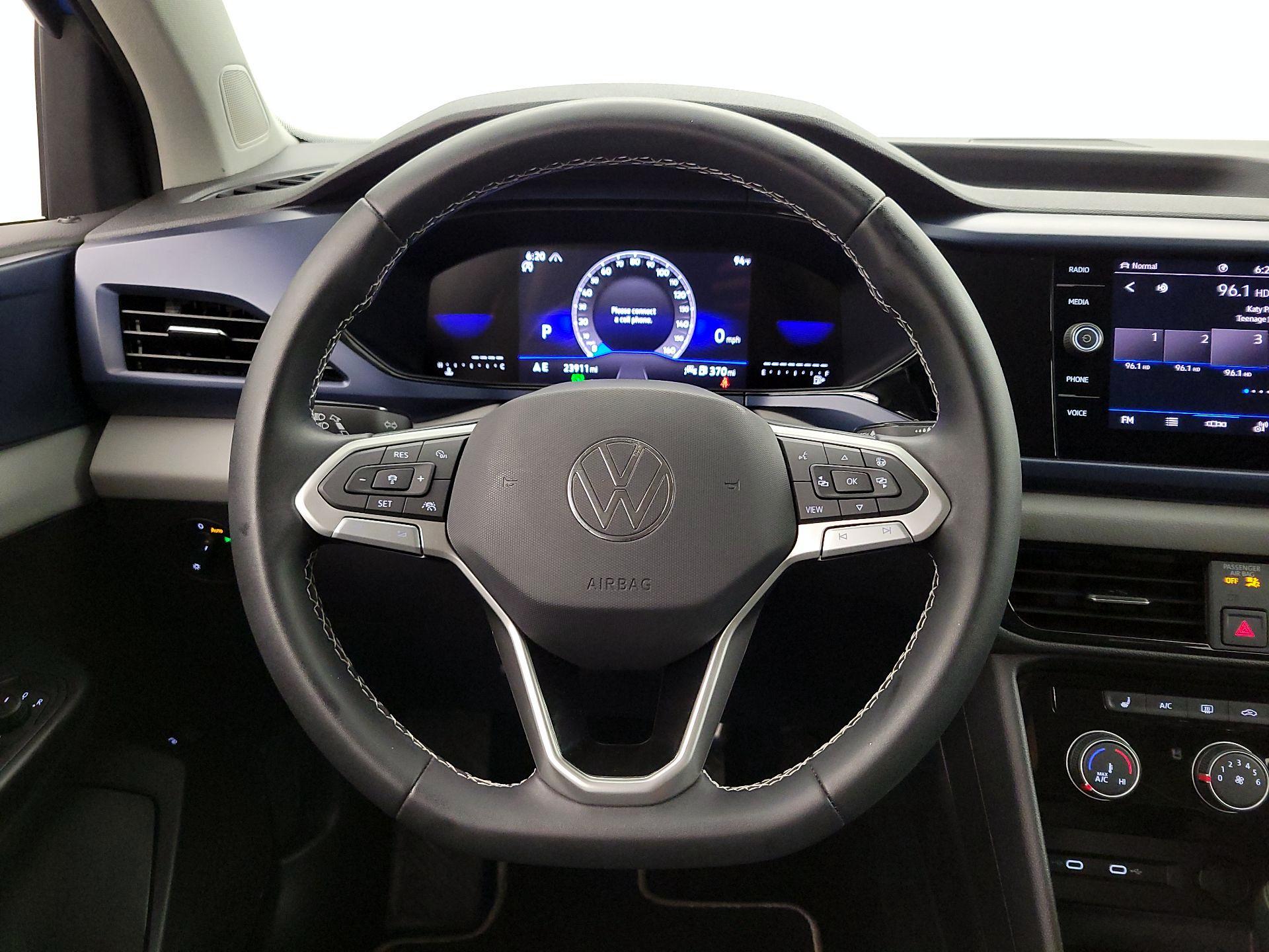 Thumbnail: 2023 Volkswagen Taos - 10