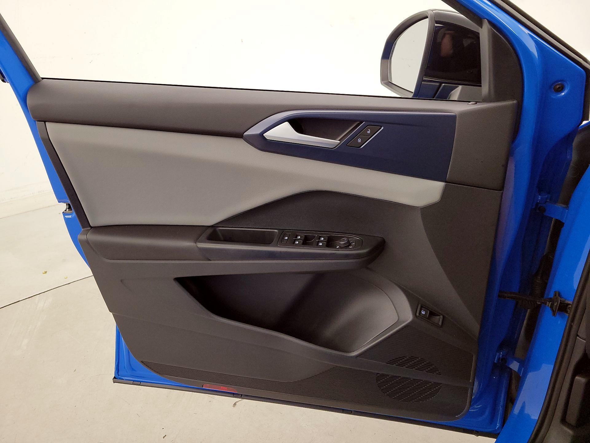 Thumbnail: 2023 Volkswagen Taos - 12