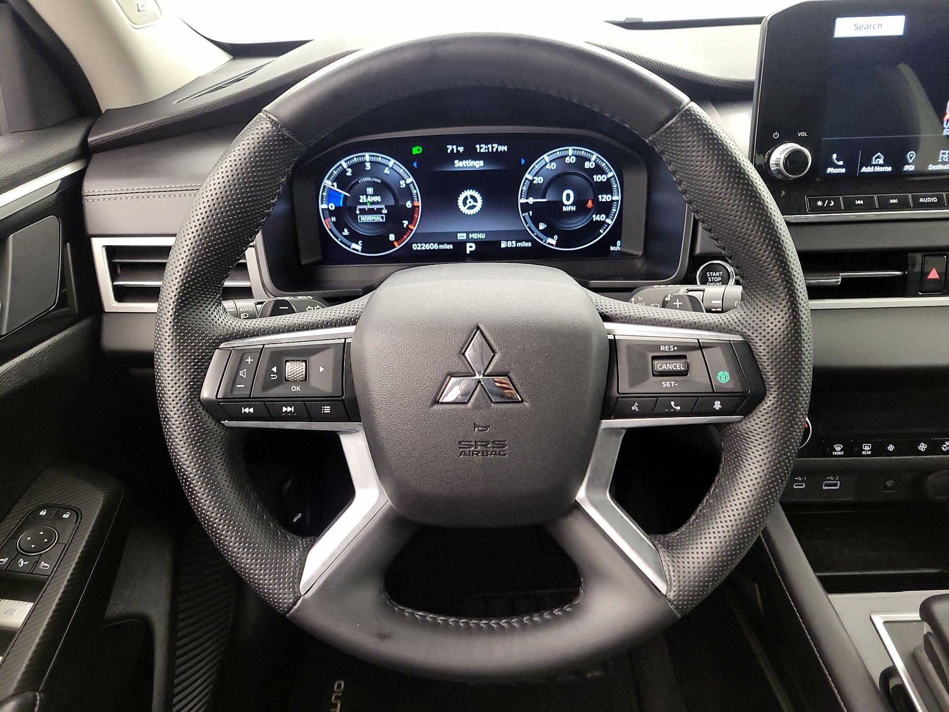Thumbnail: 2024 Mitsubishi Outlander - 10