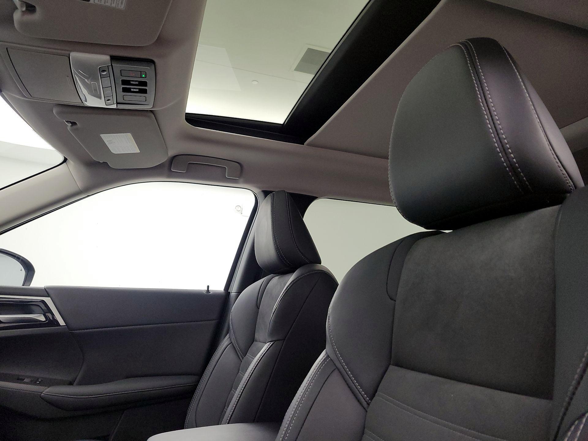 Thumbnail: 2024 Mitsubishi Outlander - 20