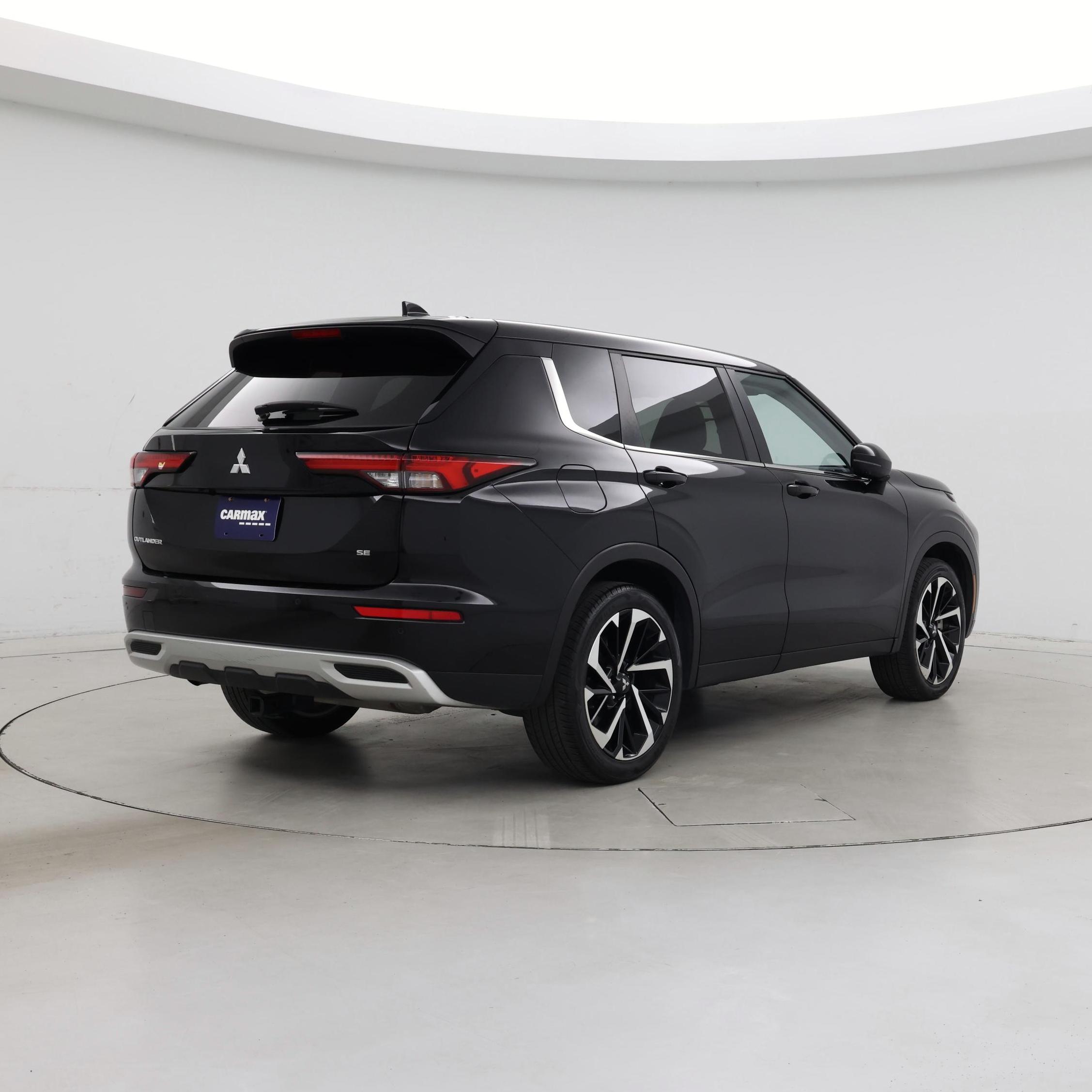 Thumbnail: 2024 Mitsubishi Outlander - 8