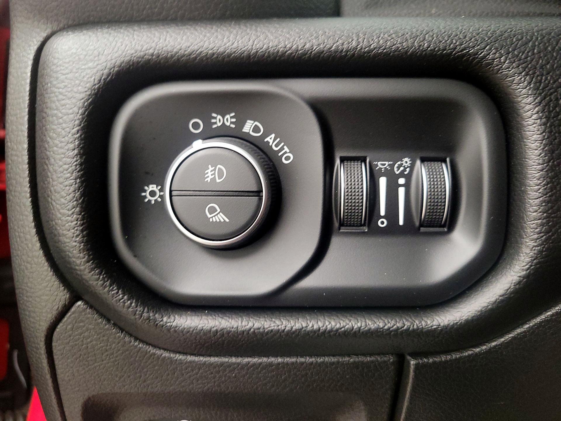 Thumbnail: 2019 RAM 1500 - 13