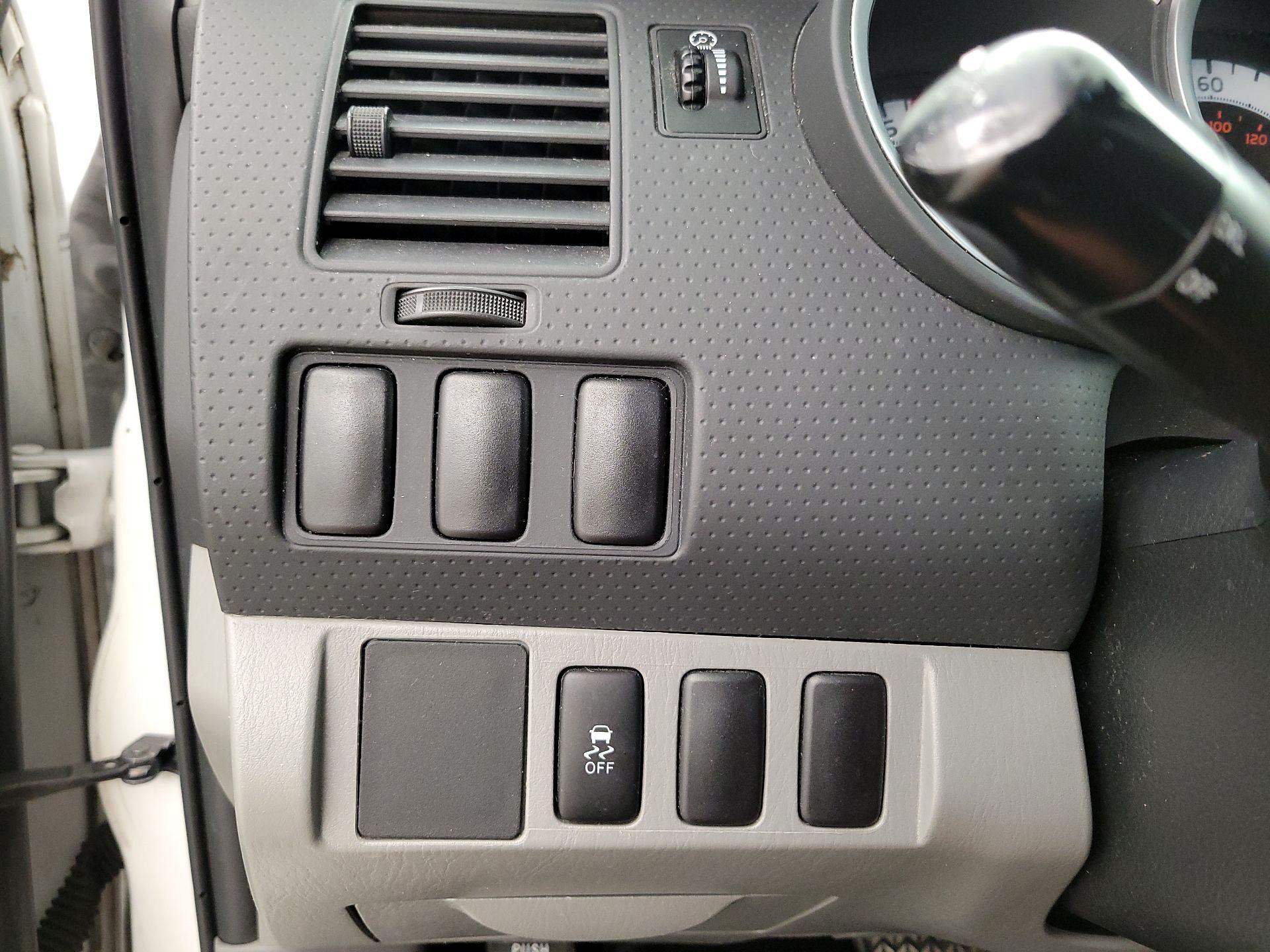 Thumbnail: 2015 Toyota Tacoma - 13