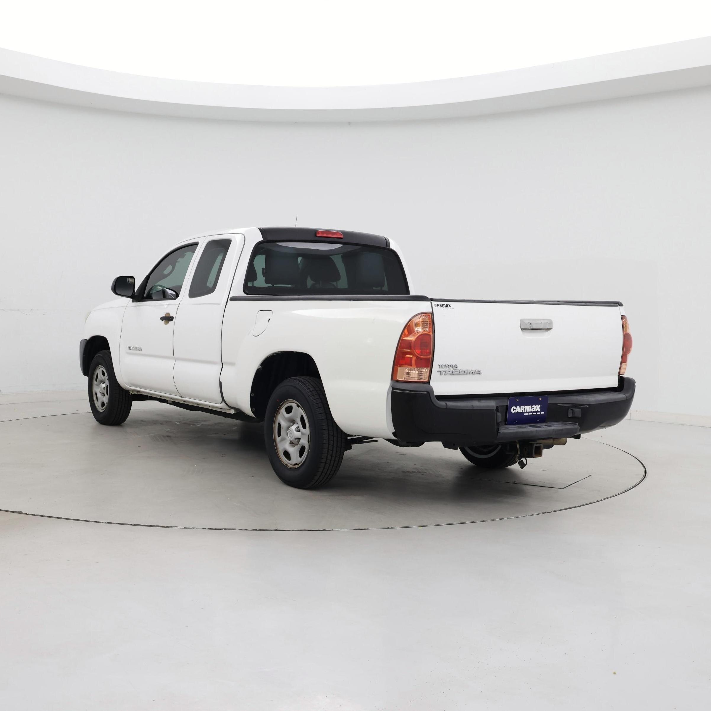 Thumbnail: 2015 Toyota Tacoma - 2