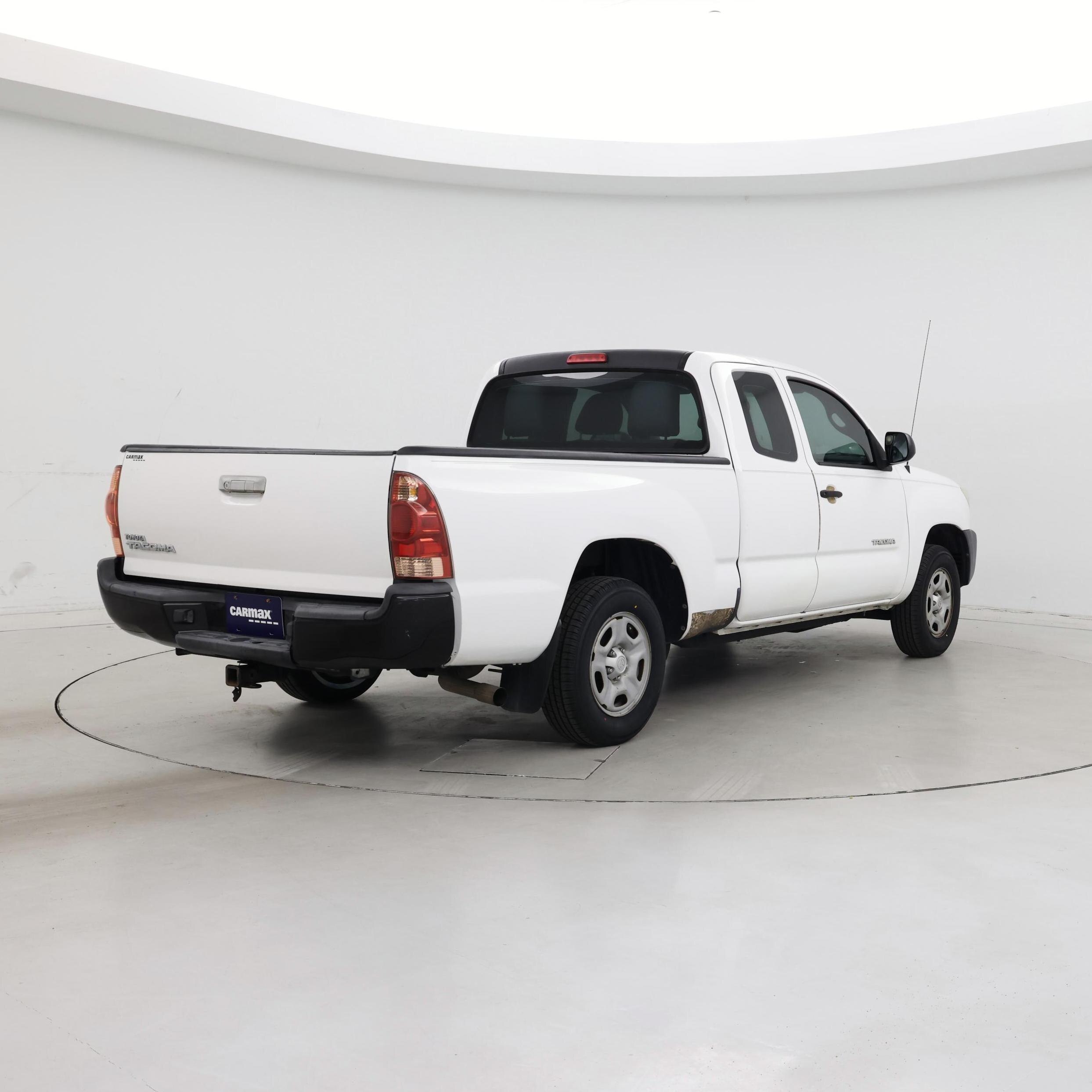 Thumbnail: 2015 Toyota Tacoma - 8