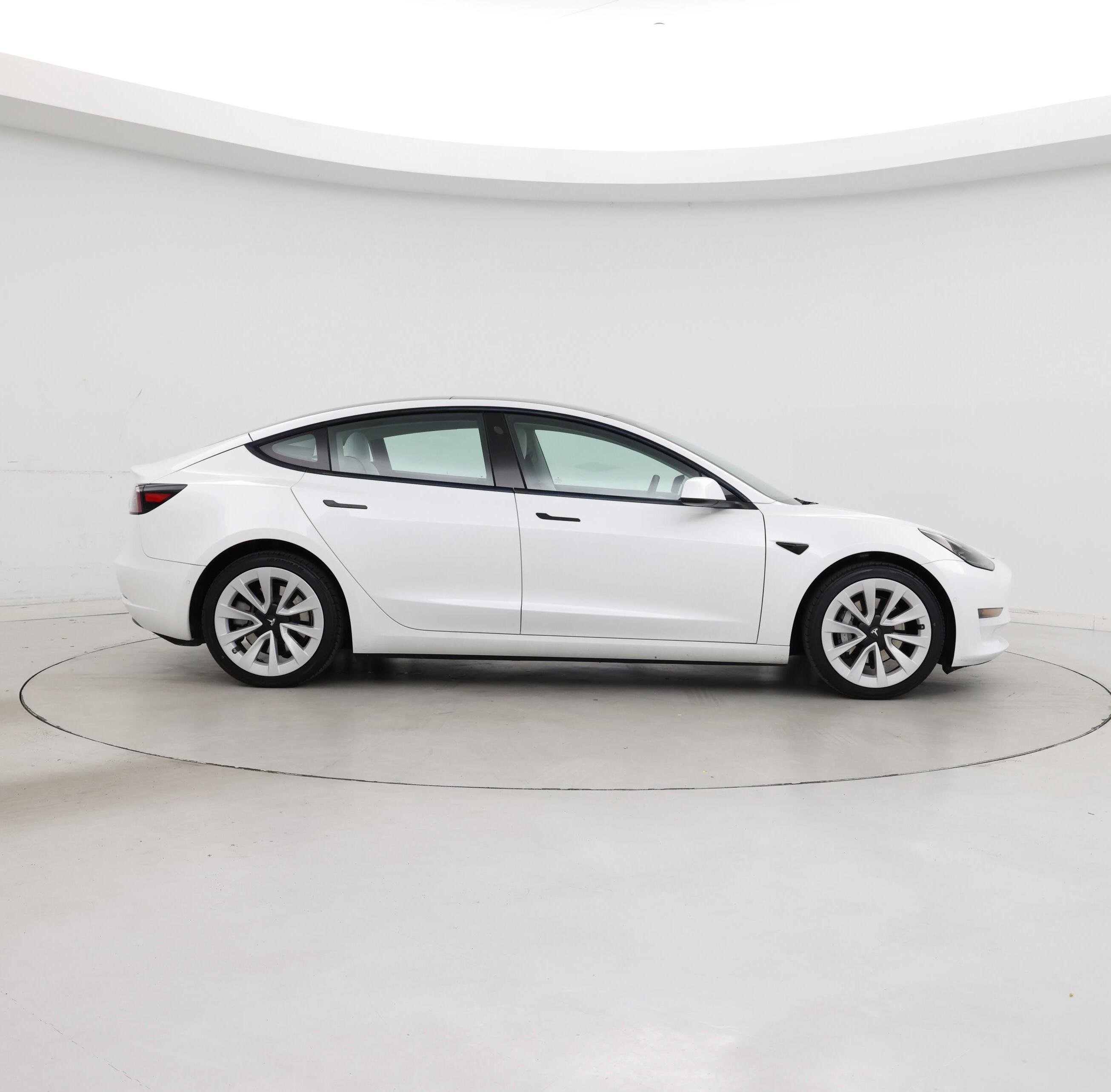 Thumbnail: 2022 Tesla Model 3 - 7
