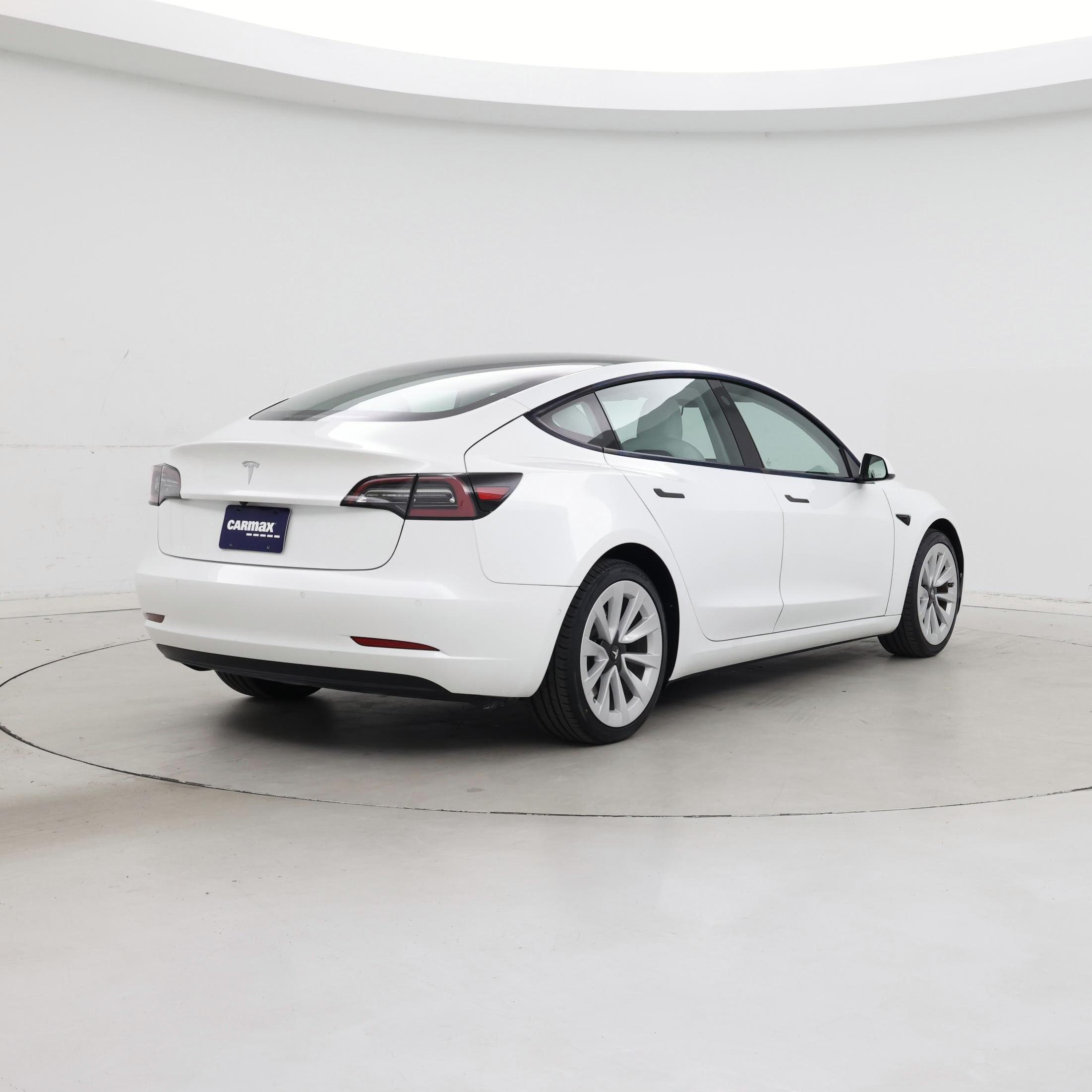 Thumbnail: 2022 Tesla Model 3 - 8