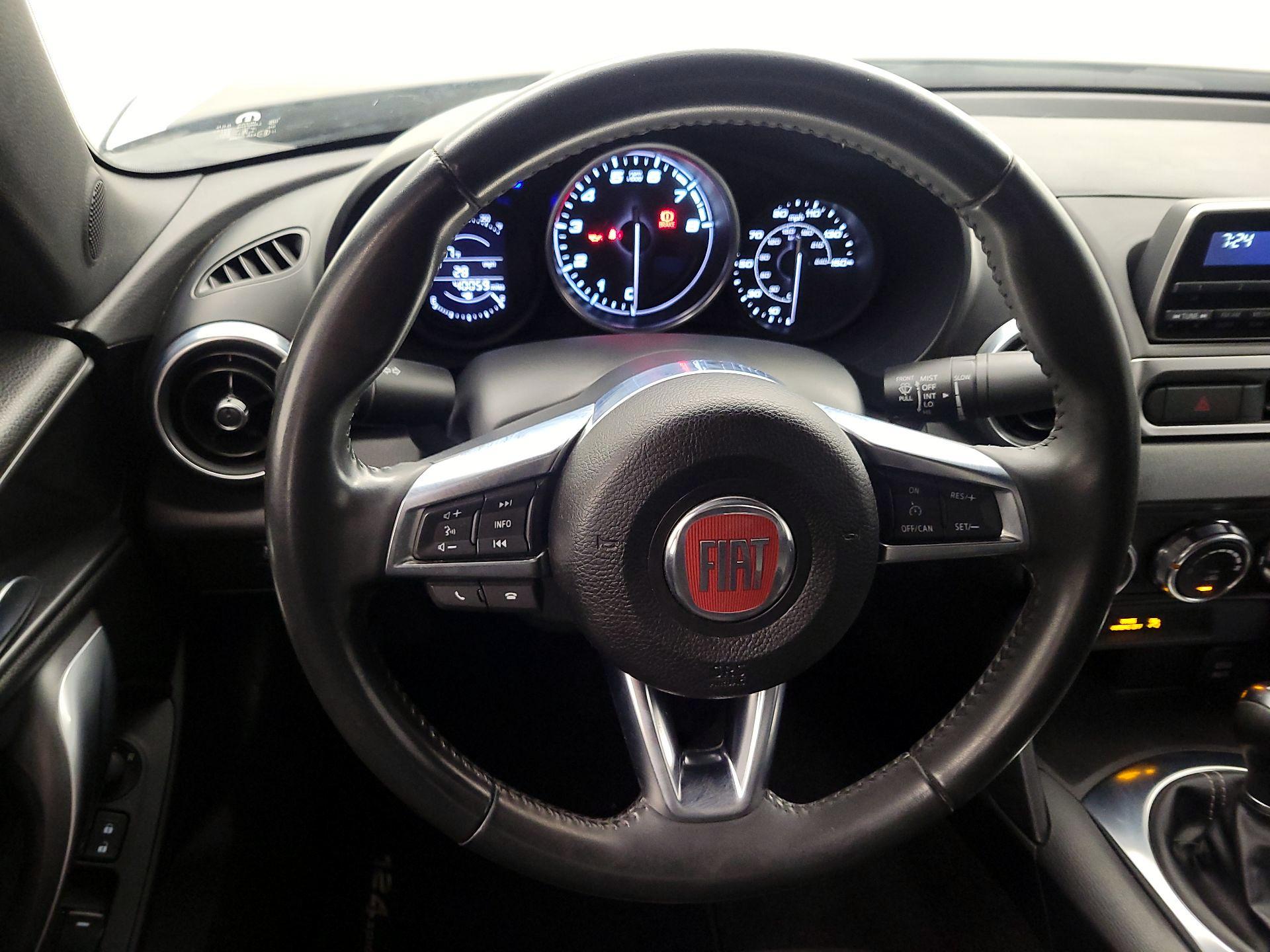 Thumbnail: 2017 Fiat 124 Spider - 10