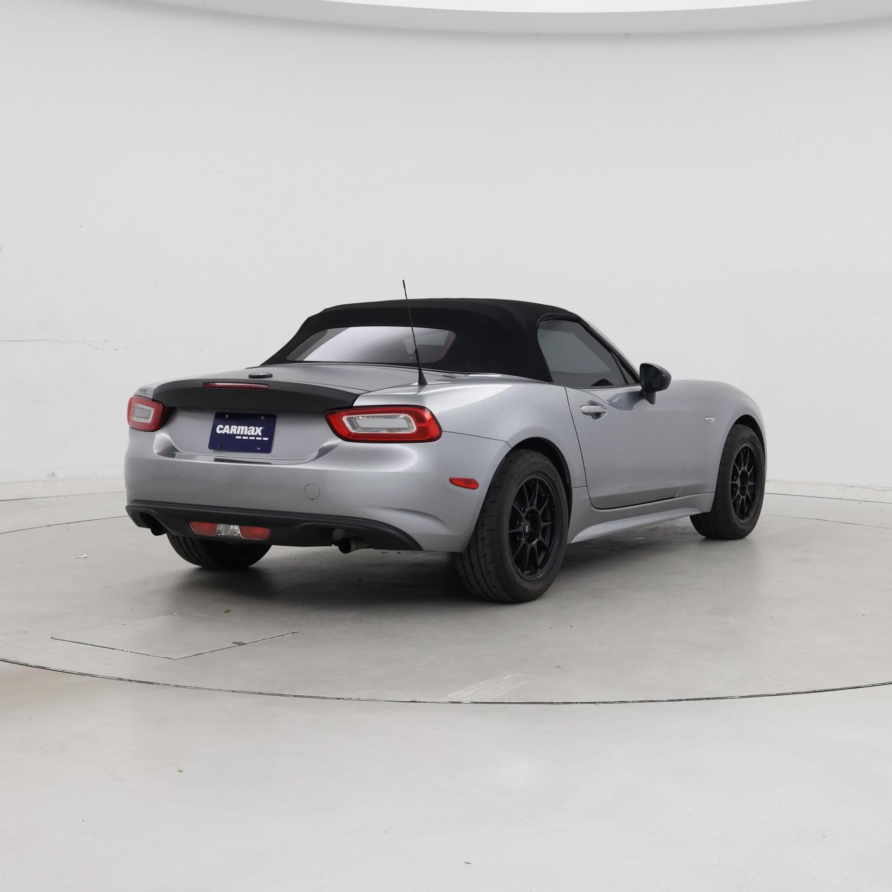 Thumbnail: 2017 Fiat 124 Spider - 8