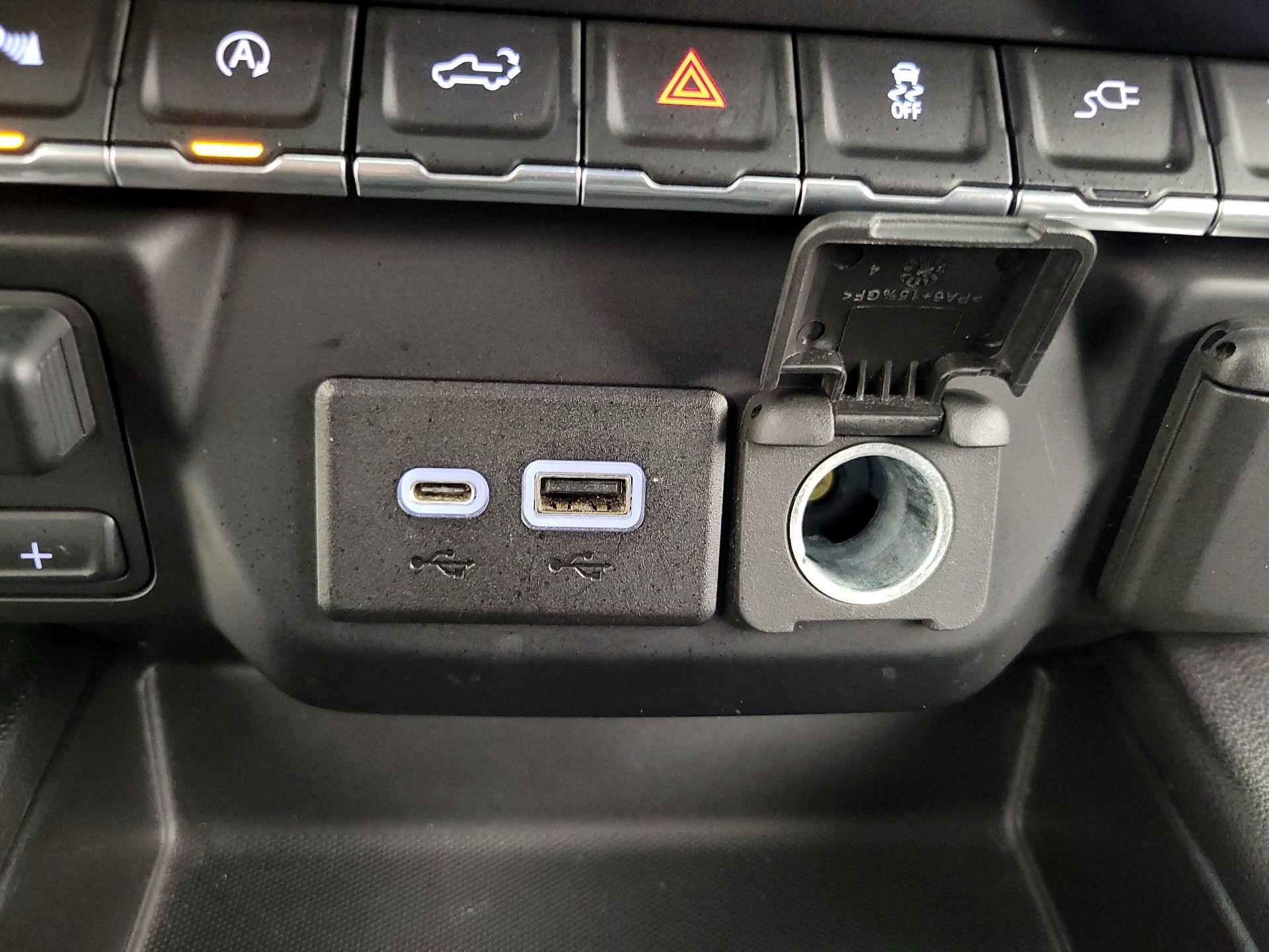 Thumbnail: 2019 Chevrolet Silverado 1500 - 18