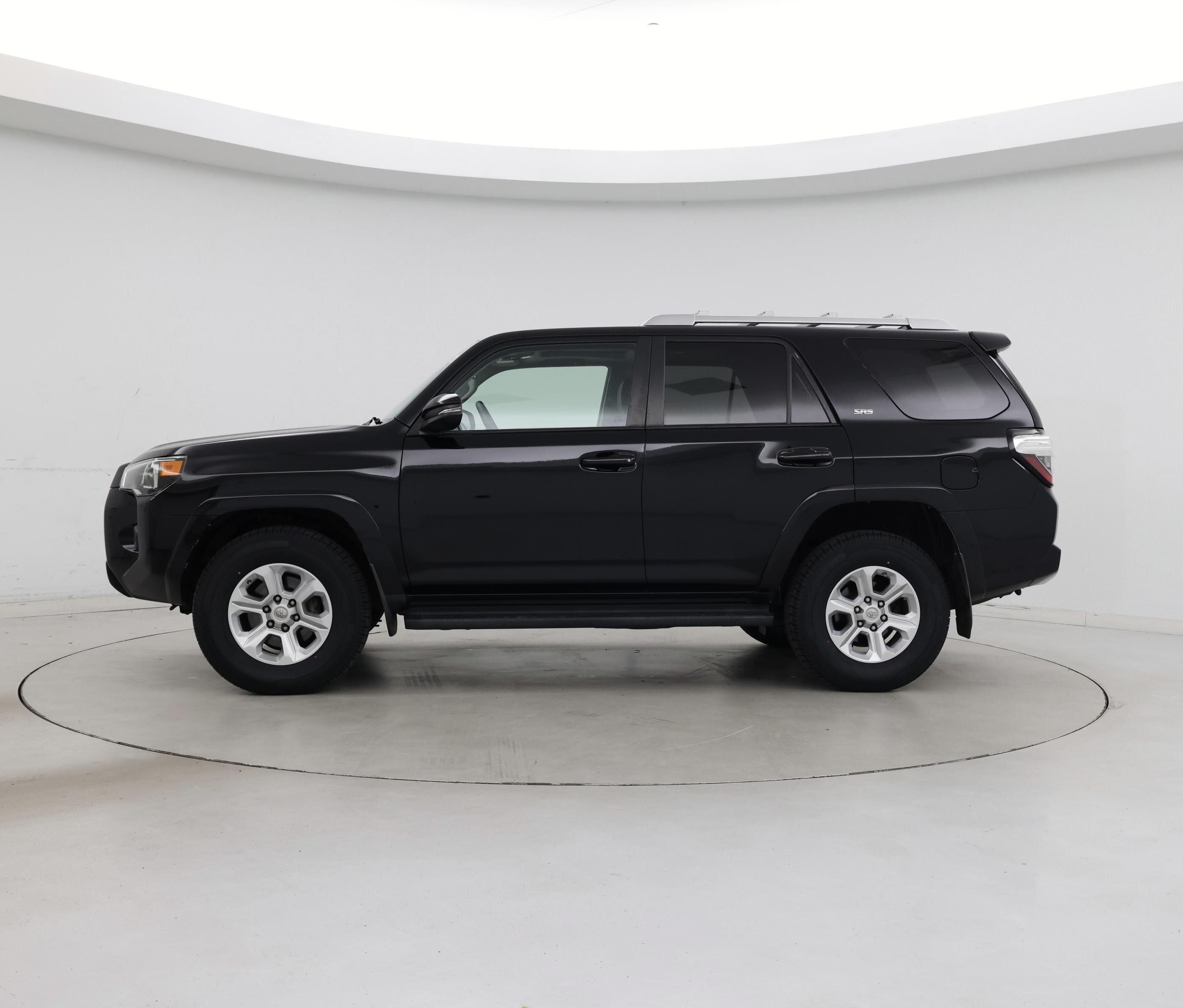 Thumbnail: 2017 Toyota 4Runner - 3