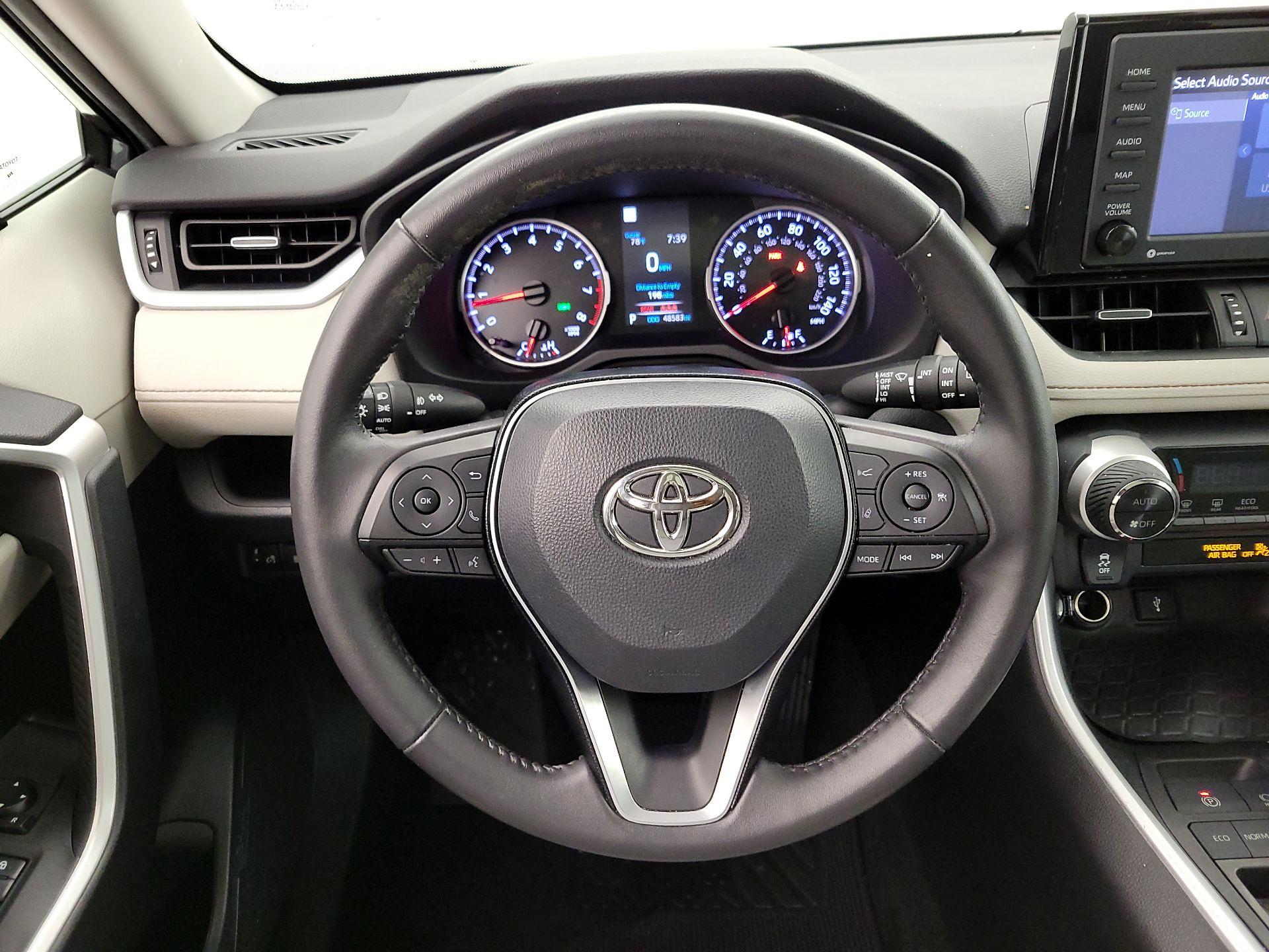 Thumbnail: 2020 Toyota RAV4 - 10