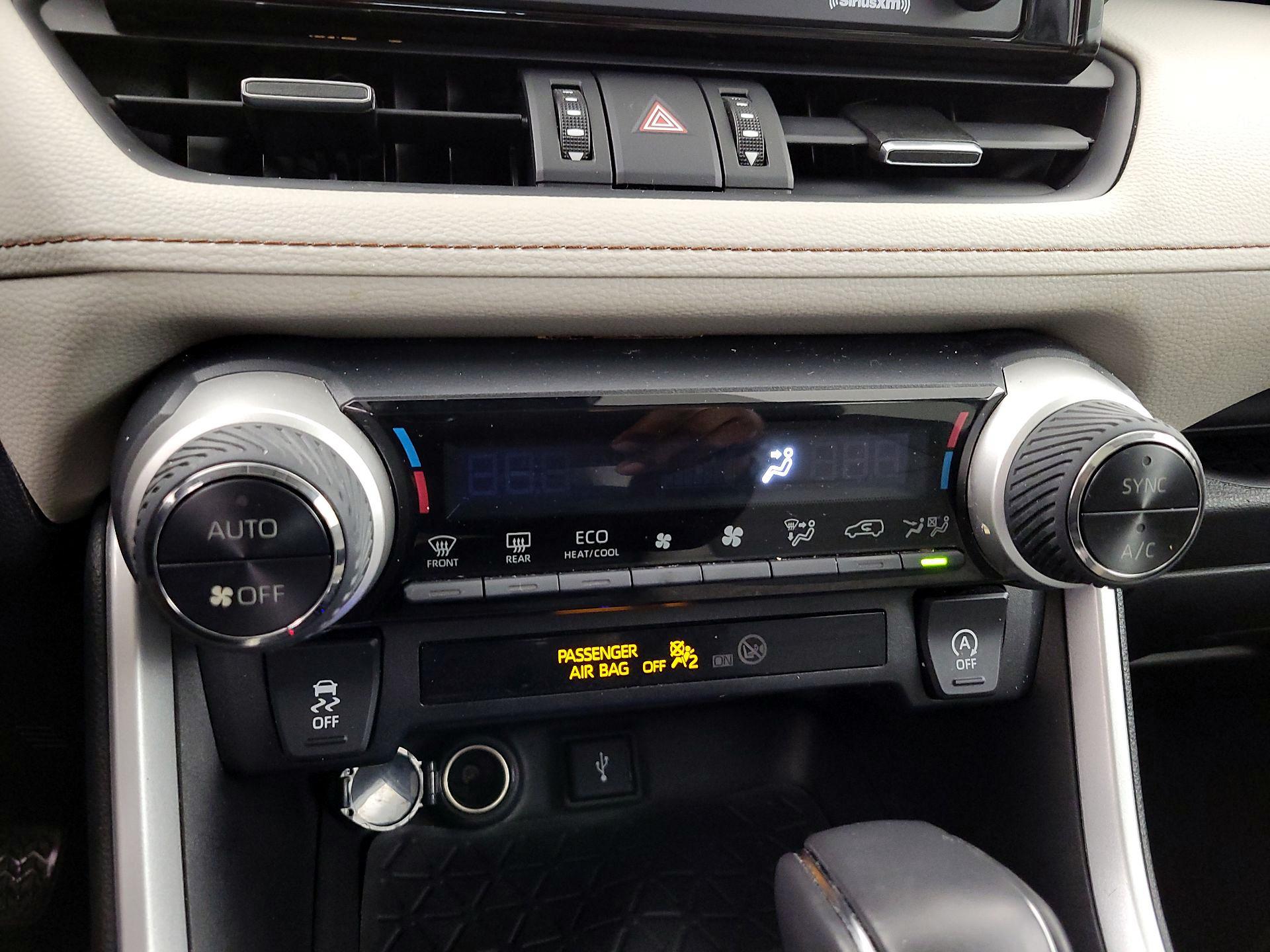 Thumbnail: 2020 Toyota RAV4 - 16