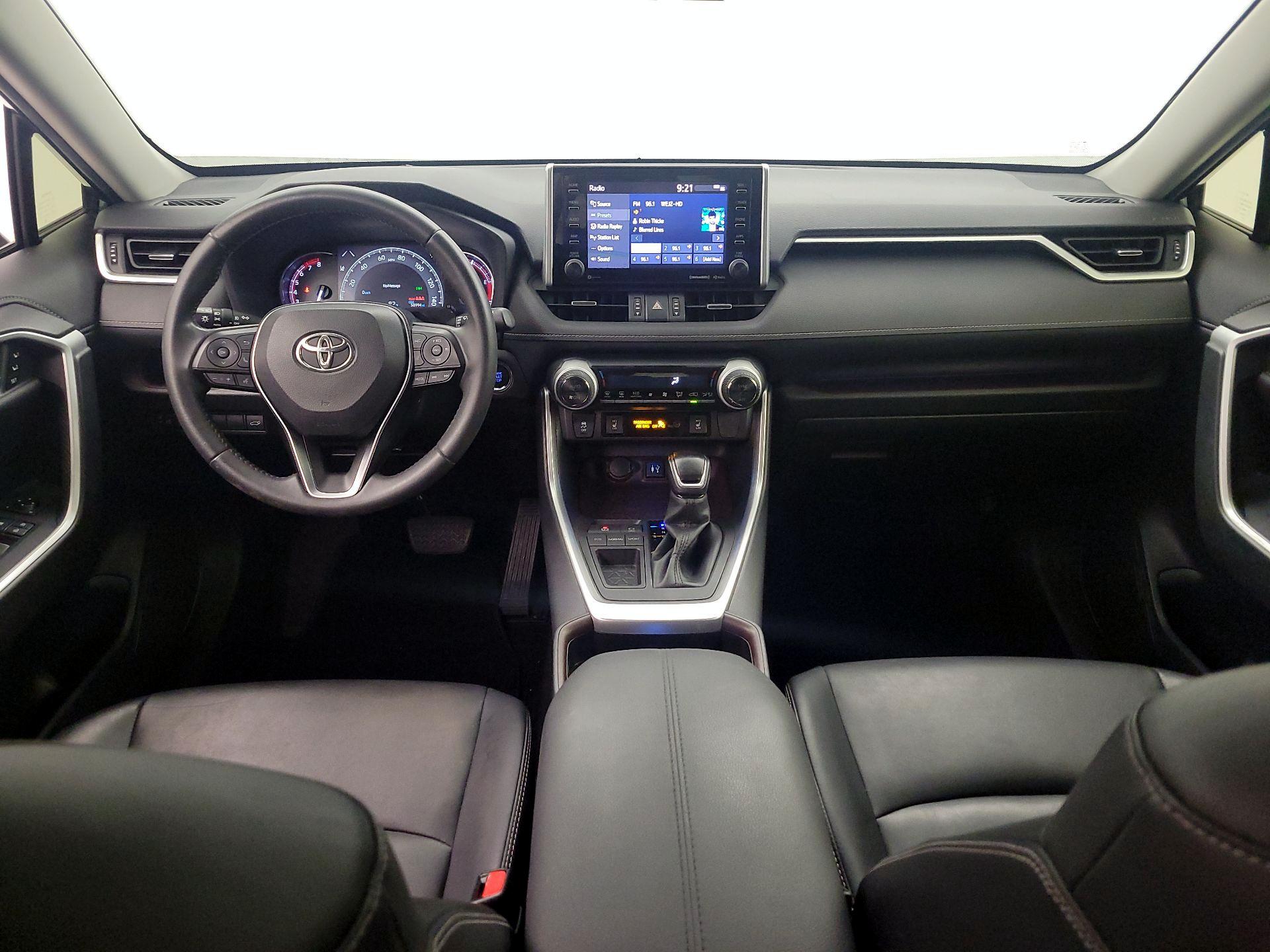 Thumbnail: 2019 Toyota RAV4 - 9