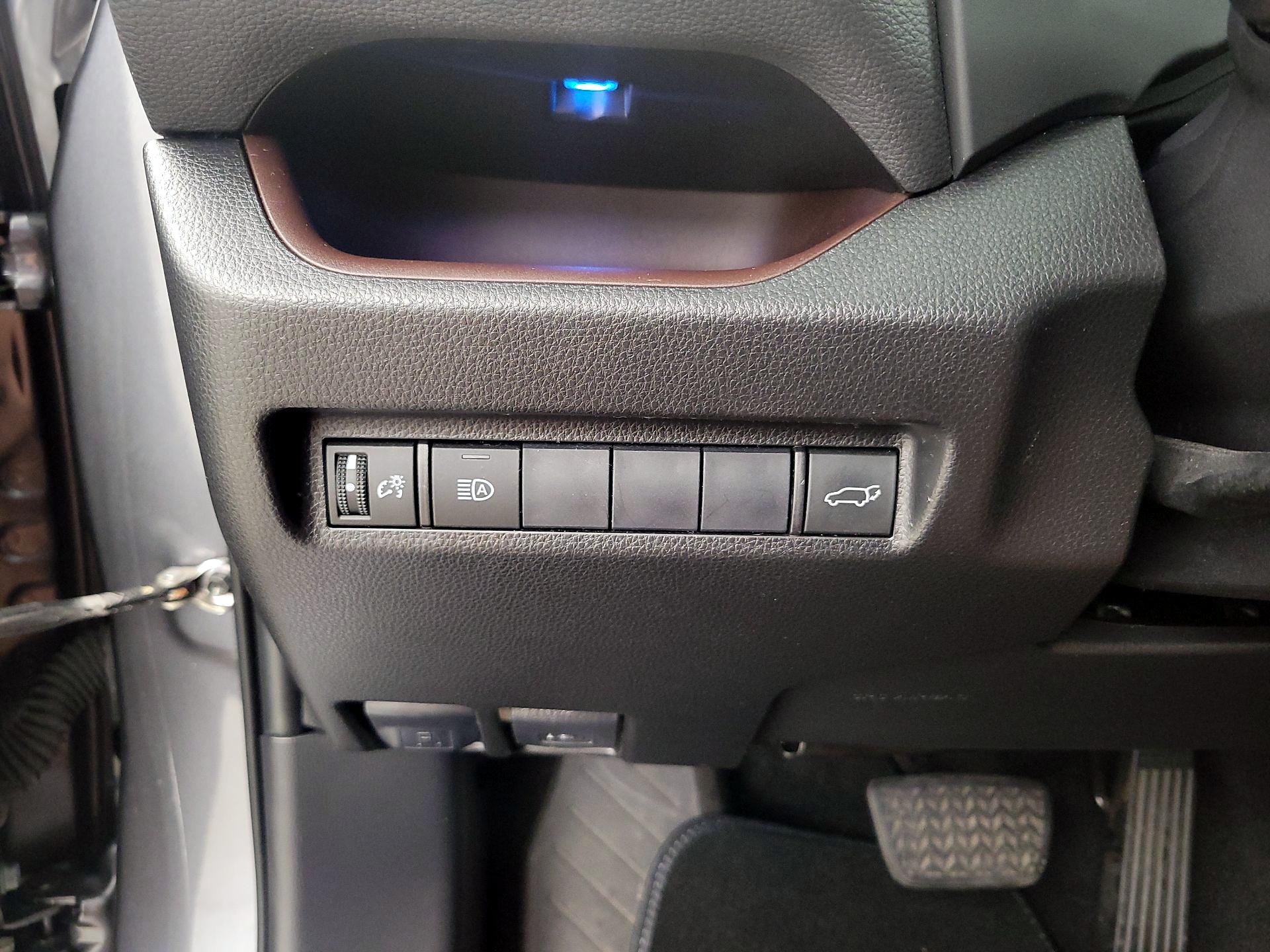 Thumbnail: 2019 Toyota RAV4 - 13