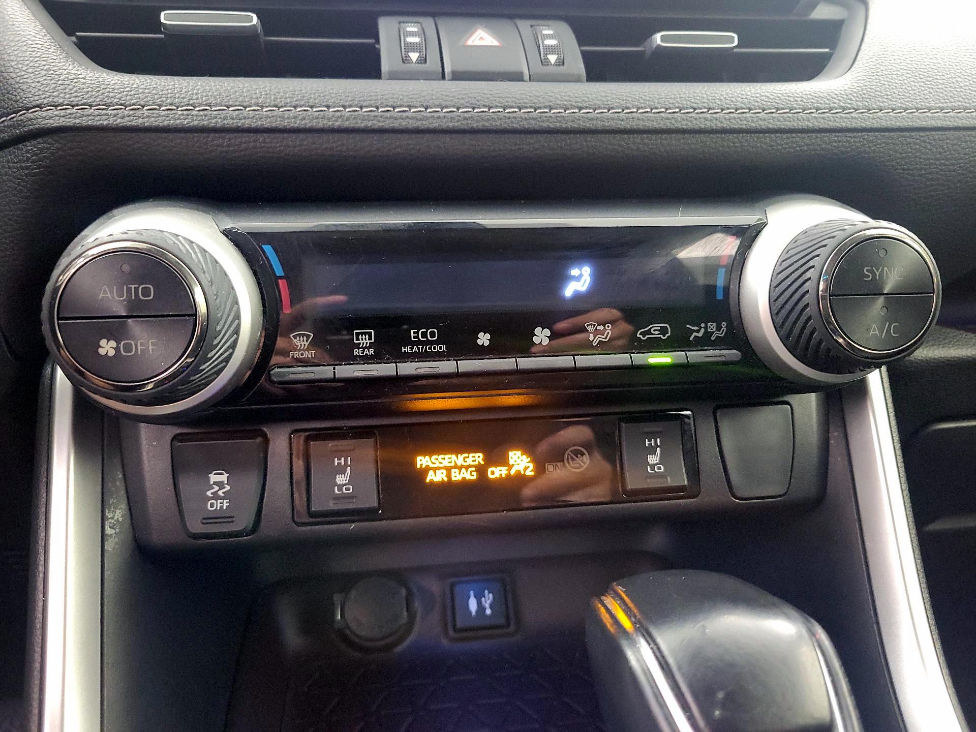 Thumbnail: 2019 Toyota RAV4 - 16