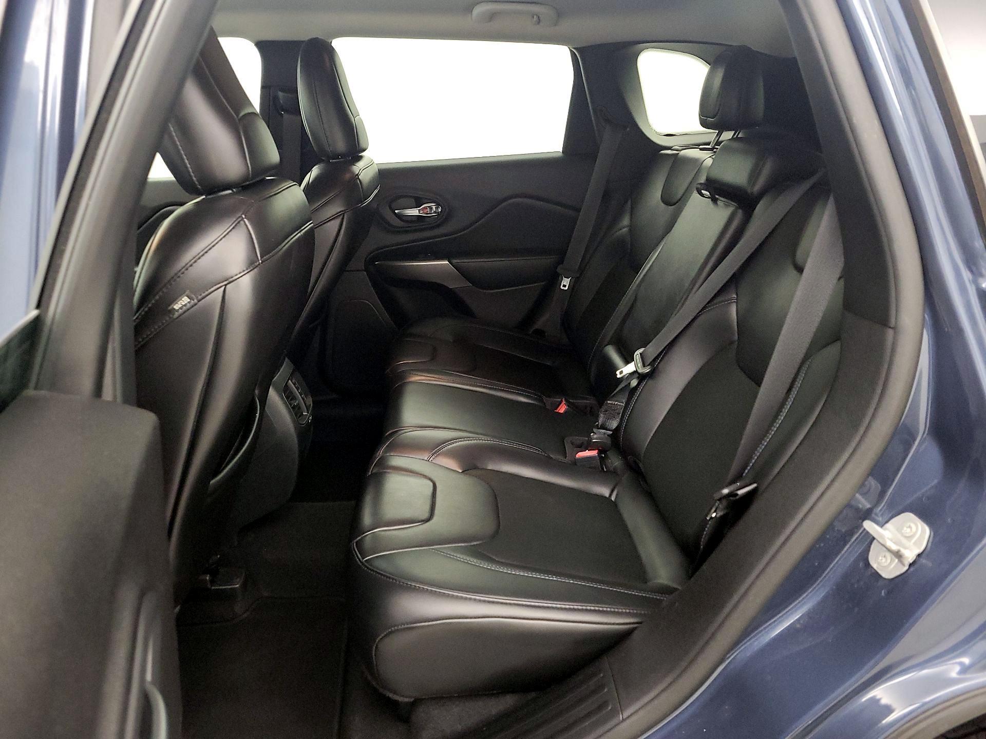 Thumbnail: 2019 Jeep Cherokee - 19