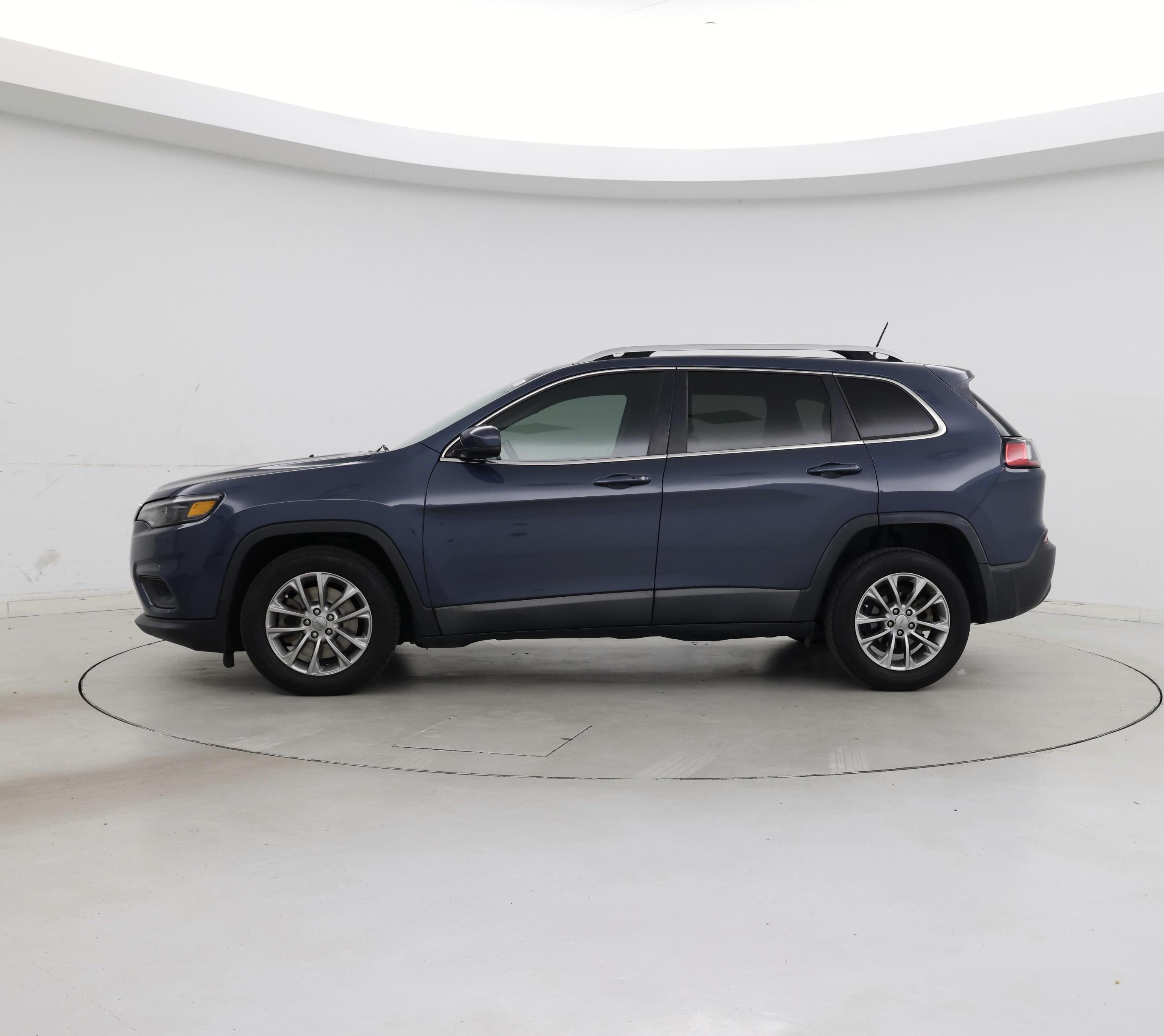 Thumbnail: 2019 Jeep Cherokee - 3