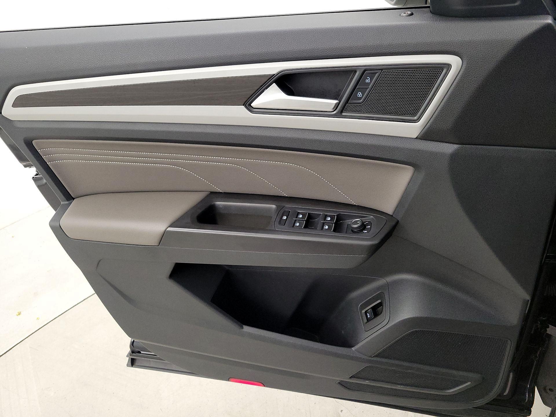 Thumbnail: 2022 Volkswagen Atlas - 12