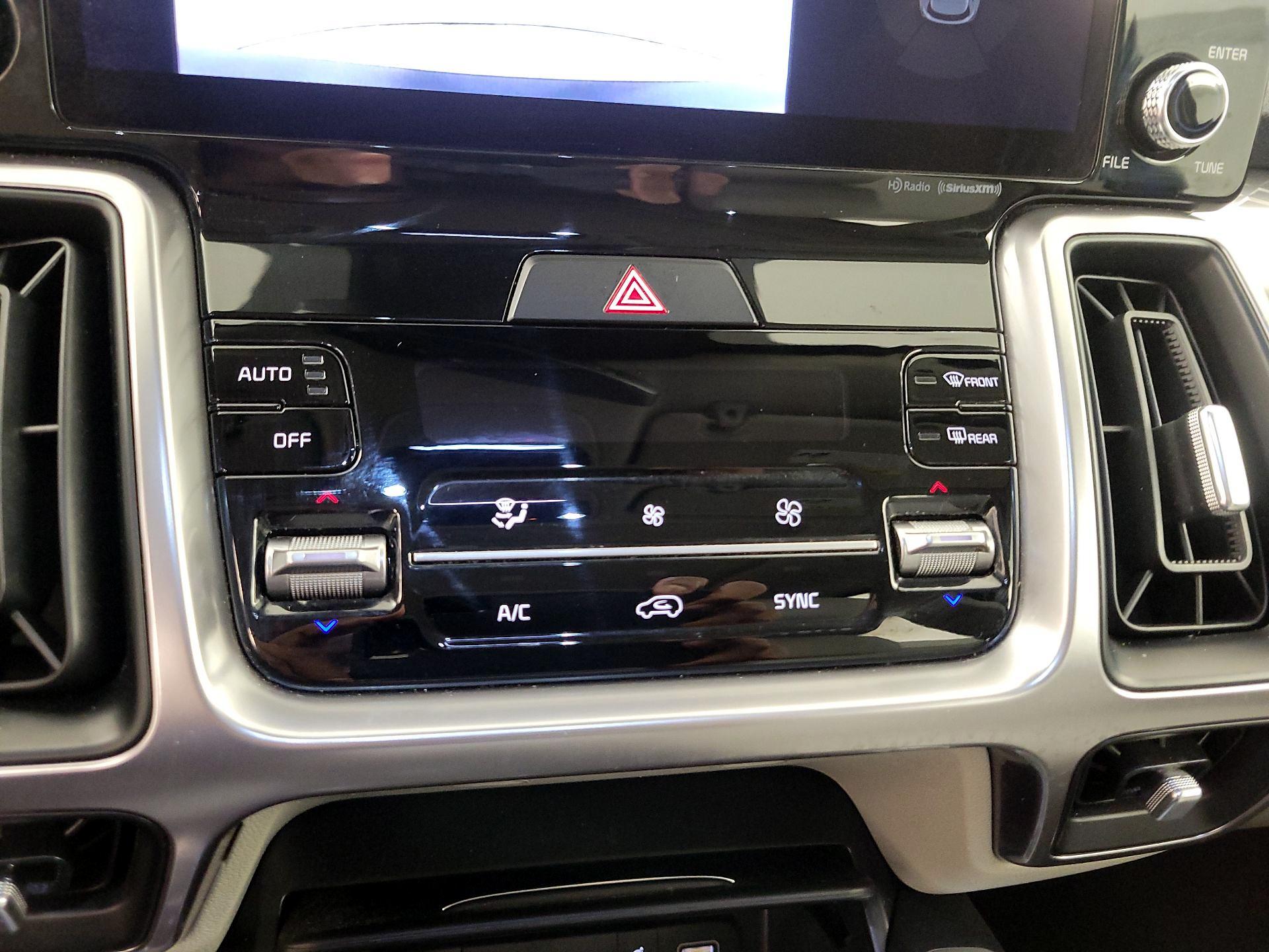 Thumbnail: 2023 Kia Sorento - 17