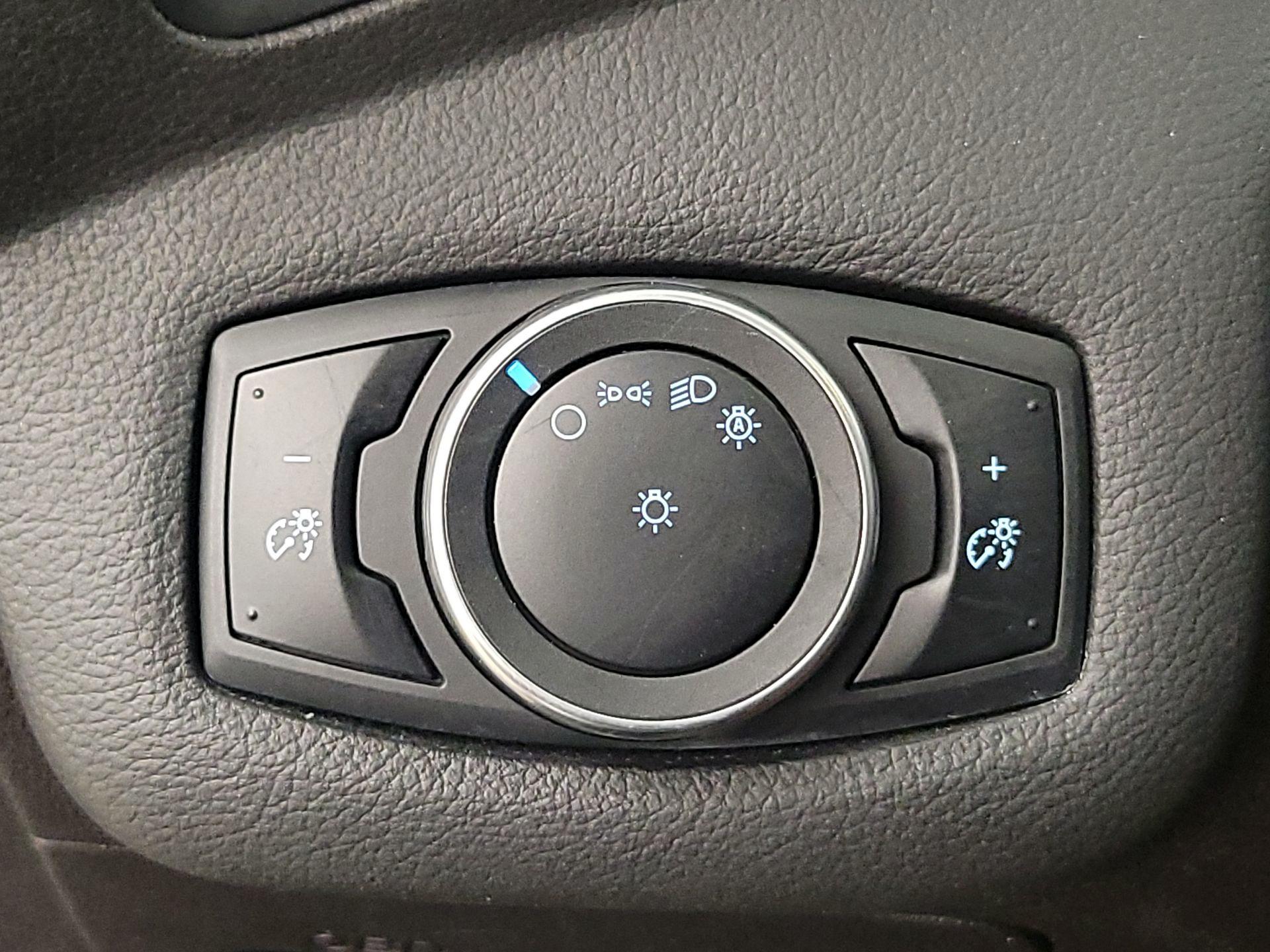 Thumbnail: 2016 Ford Escape - 13