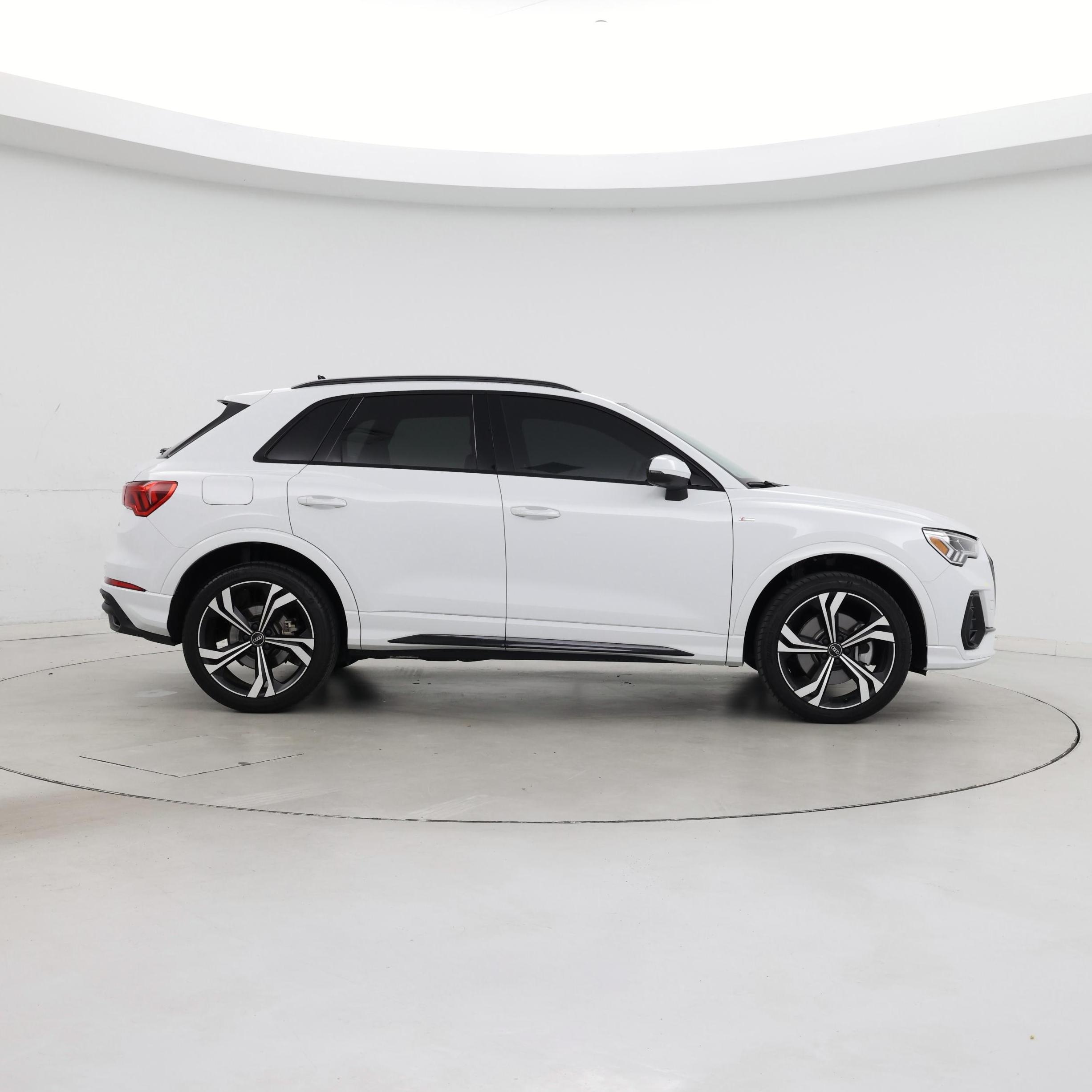 Thumbnail: 2024 Audi Q3 - 7