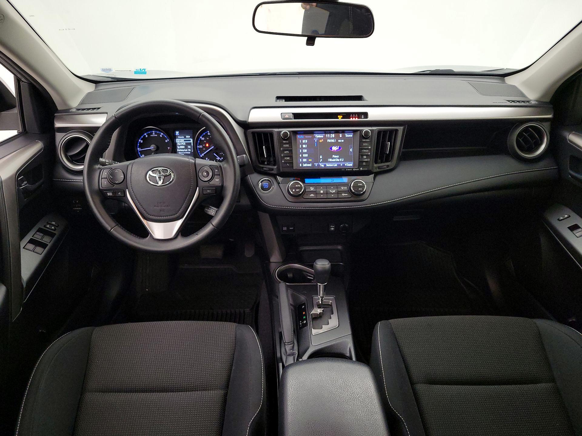 Thumbnail: 2018 Toyota RAV4 - 9