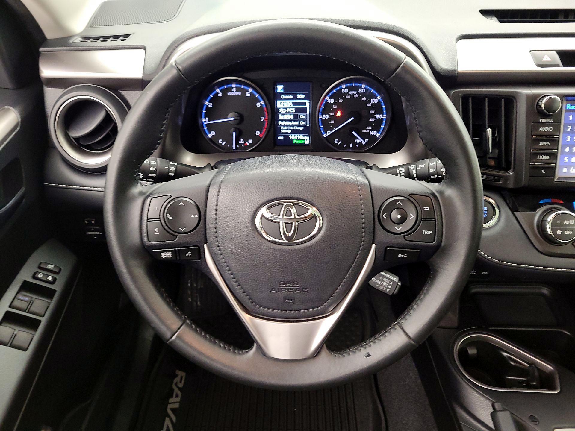 Thumbnail: 2018 Toyota RAV4 - 10