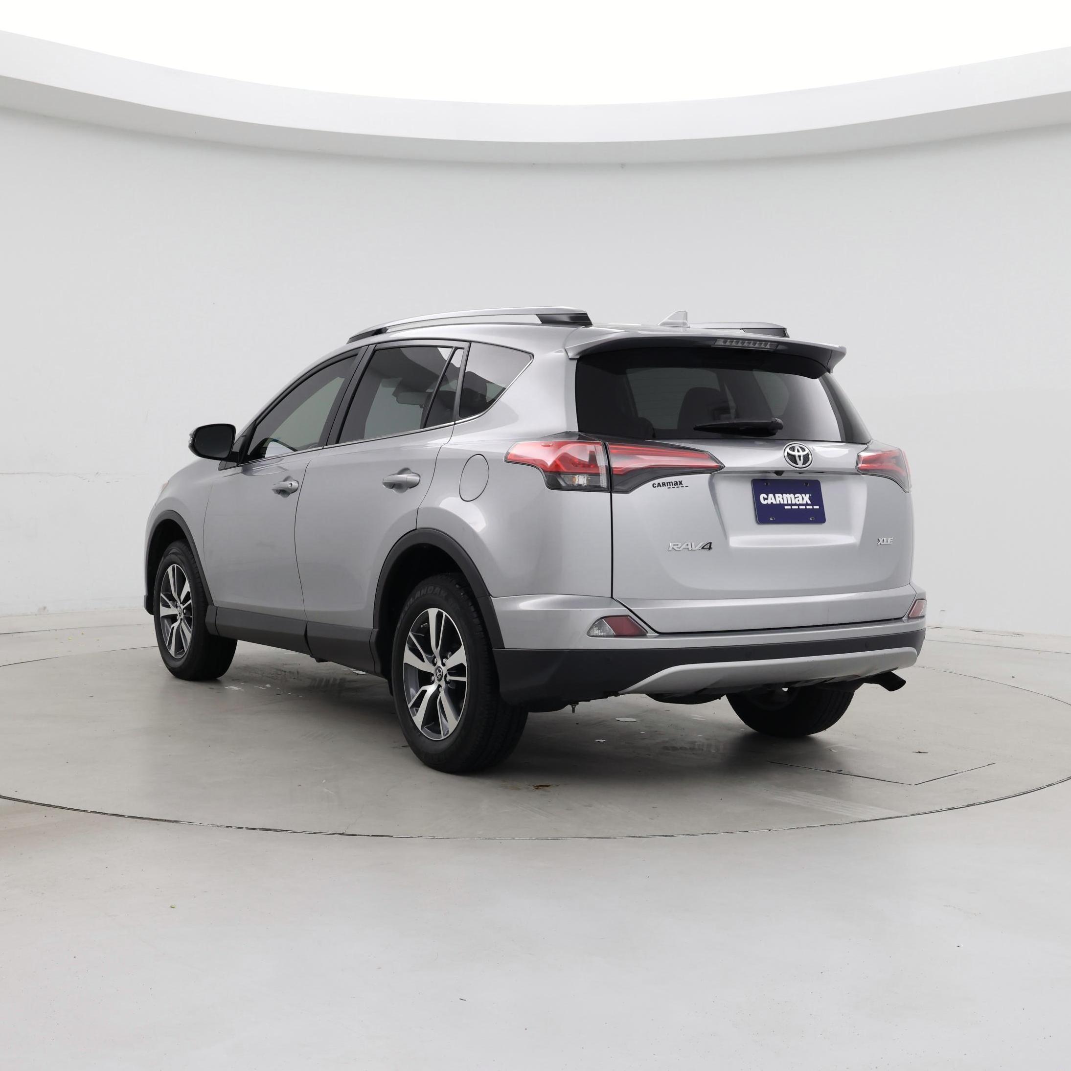 Thumbnail: 2018 Toyota RAV4 - 2