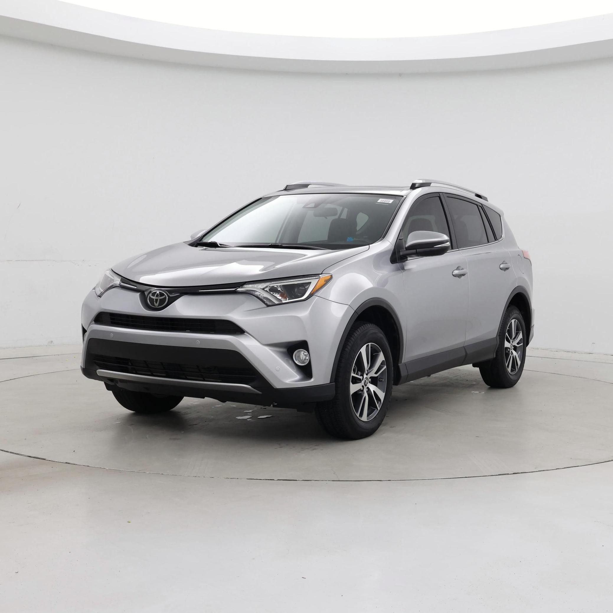 Thumbnail: 2018 Toyota RAV4 - 4