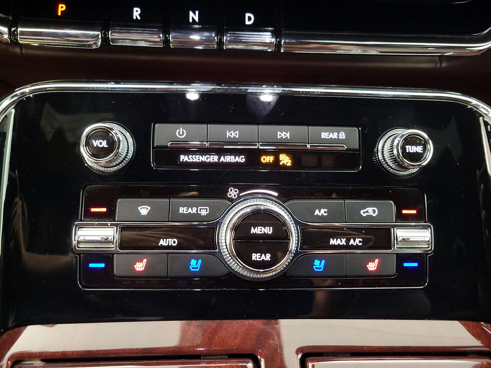 Thumbnail: 2018 Lincoln Navigator - 17