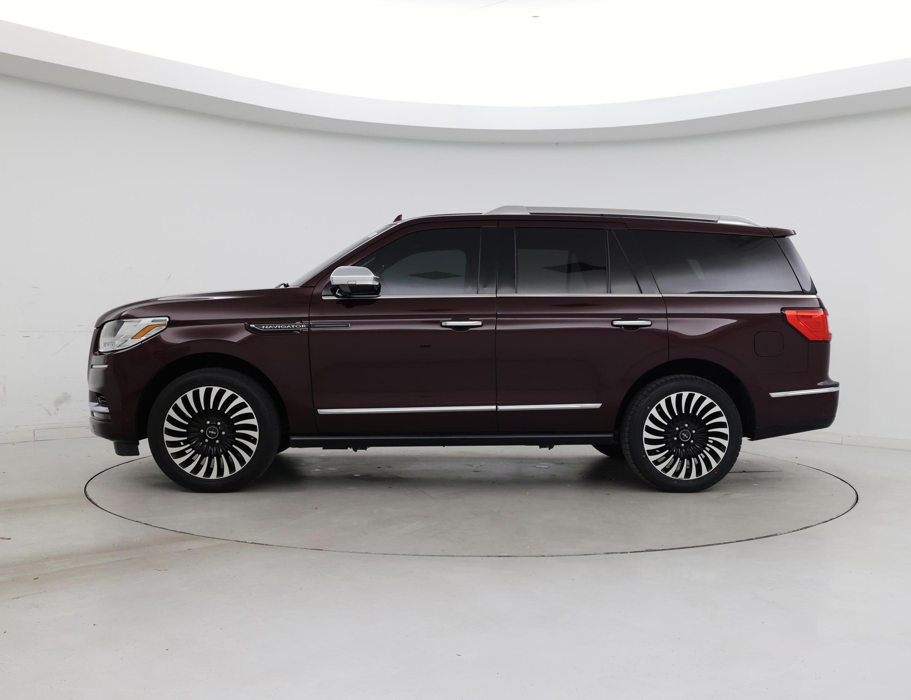 Thumbnail: 2018 Lincoln Navigator - 3
