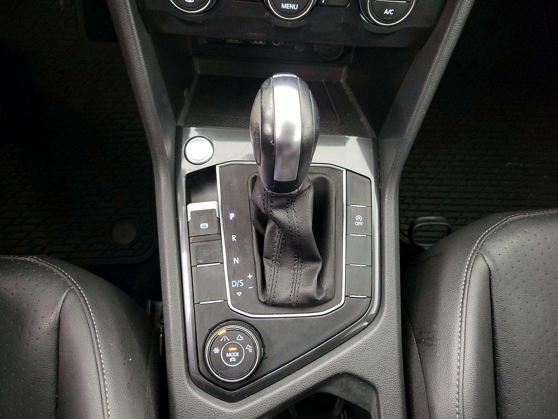 Thumbnail: 2020 Volkswagen Tiguan - 17