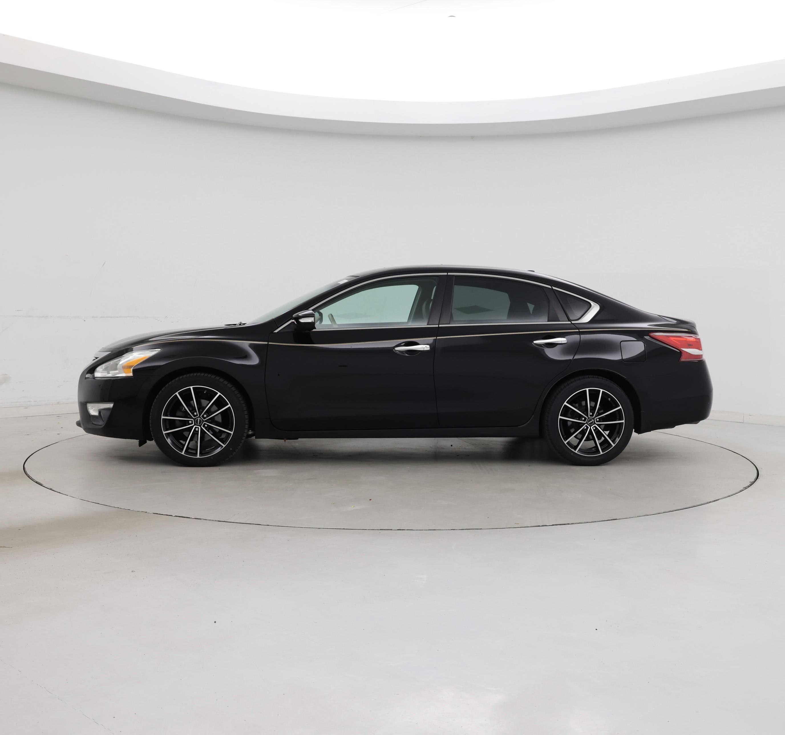 Thumbnail: 2013 Nissan Altima - 3