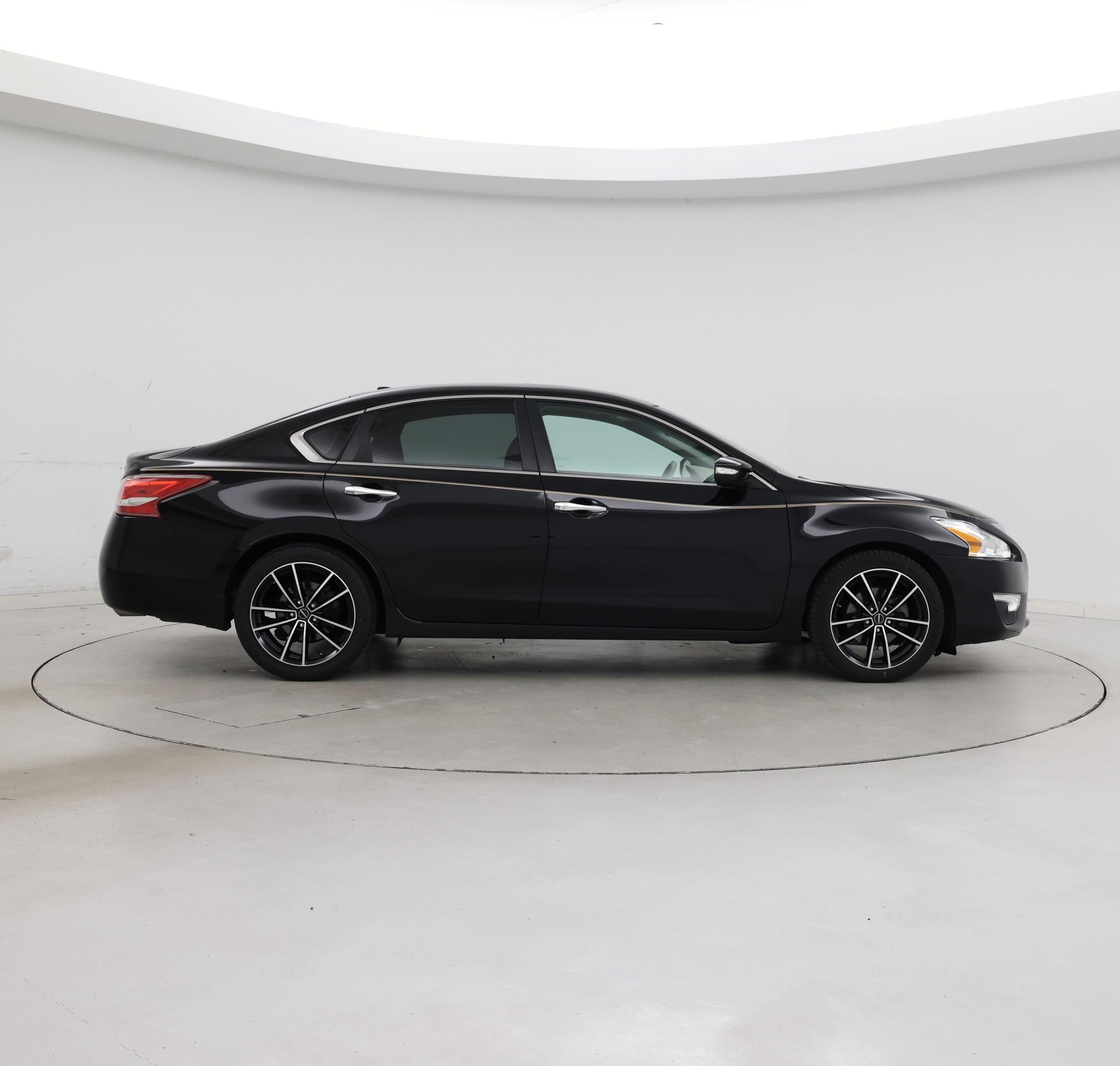 Thumbnail: 2013 Nissan Altima - 7