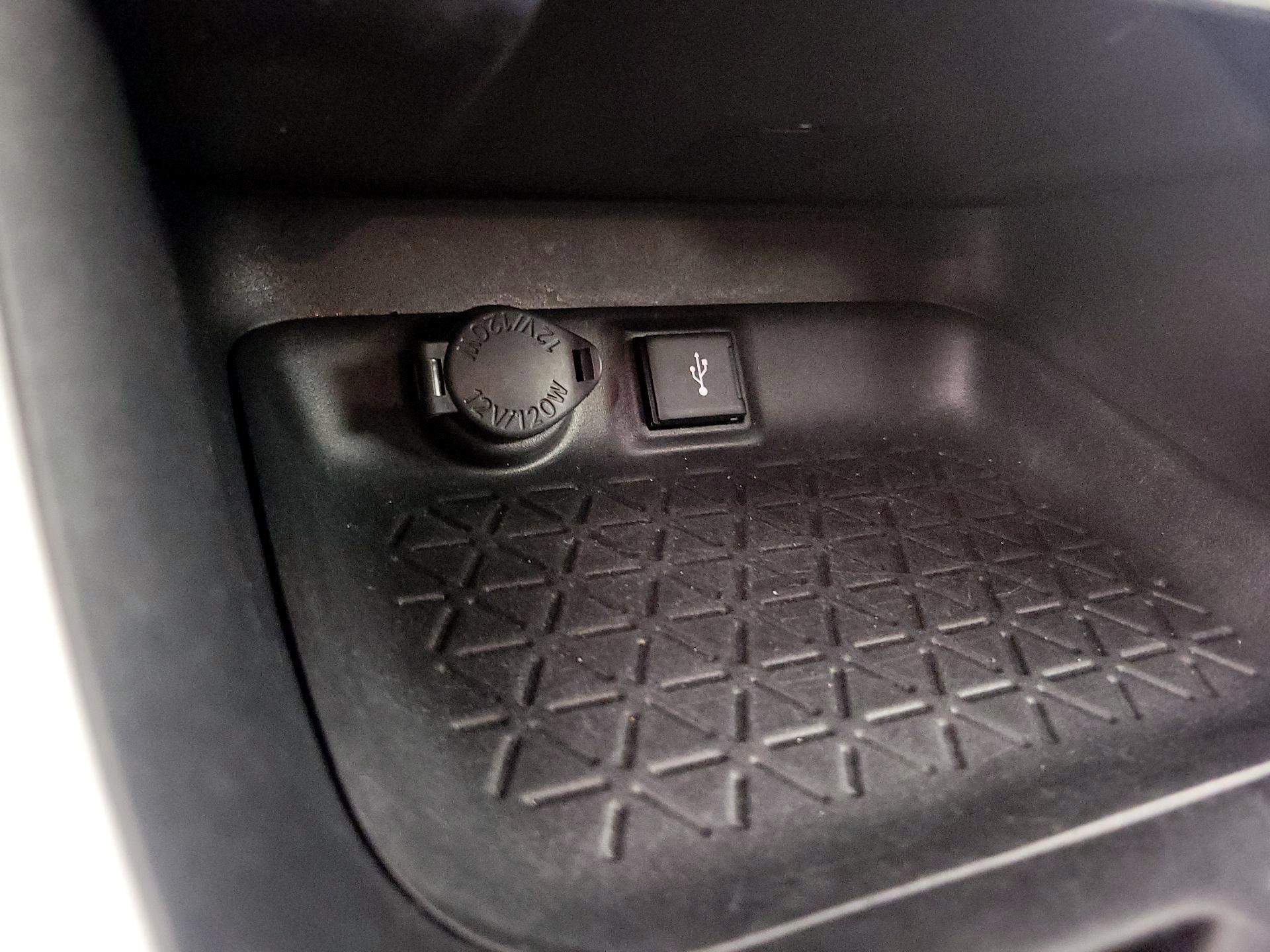 Thumbnail: 2020 Toyota RAV4 - 17