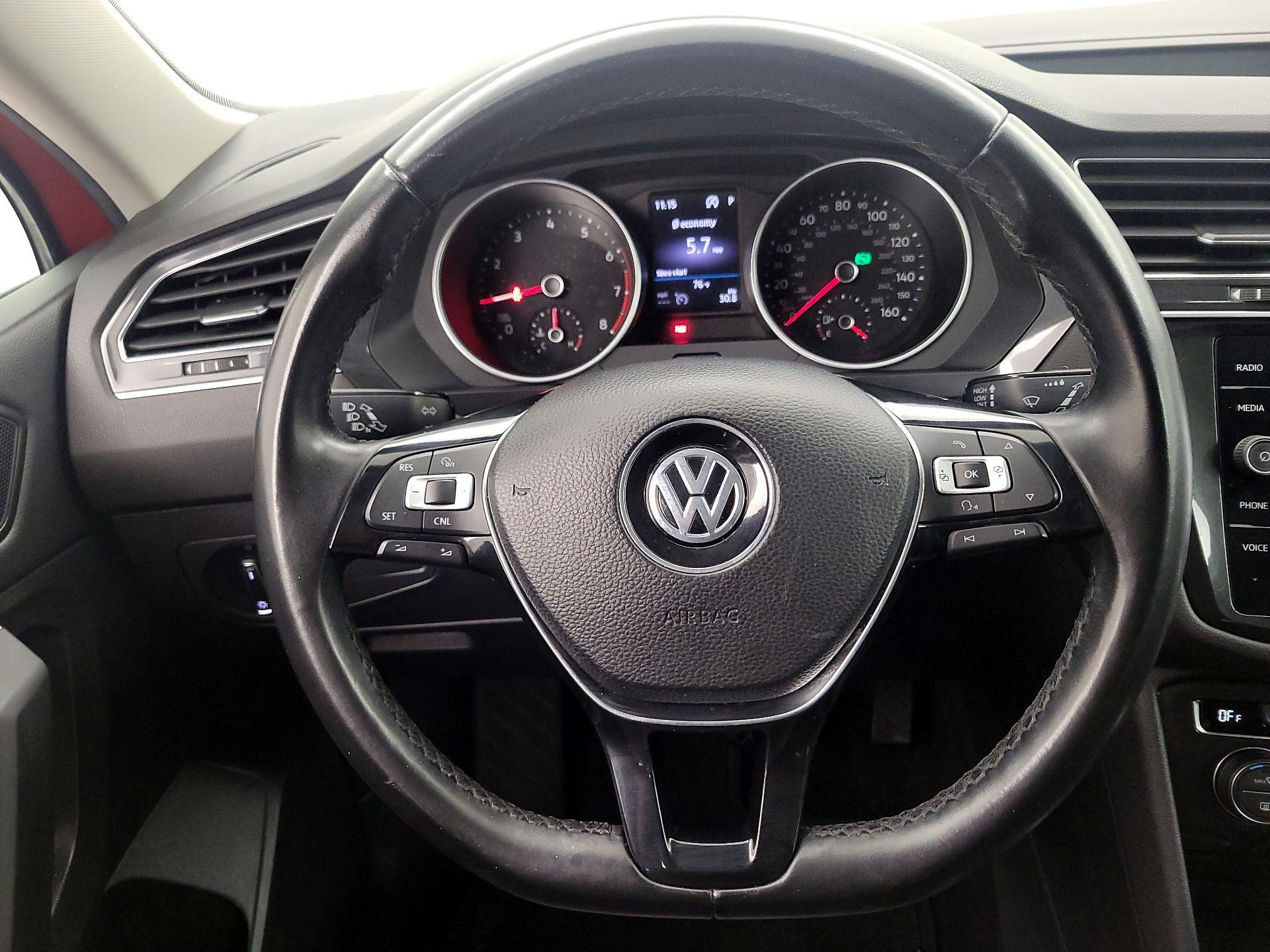 Thumbnail: 2018 Volkswagen Tiguan - 10