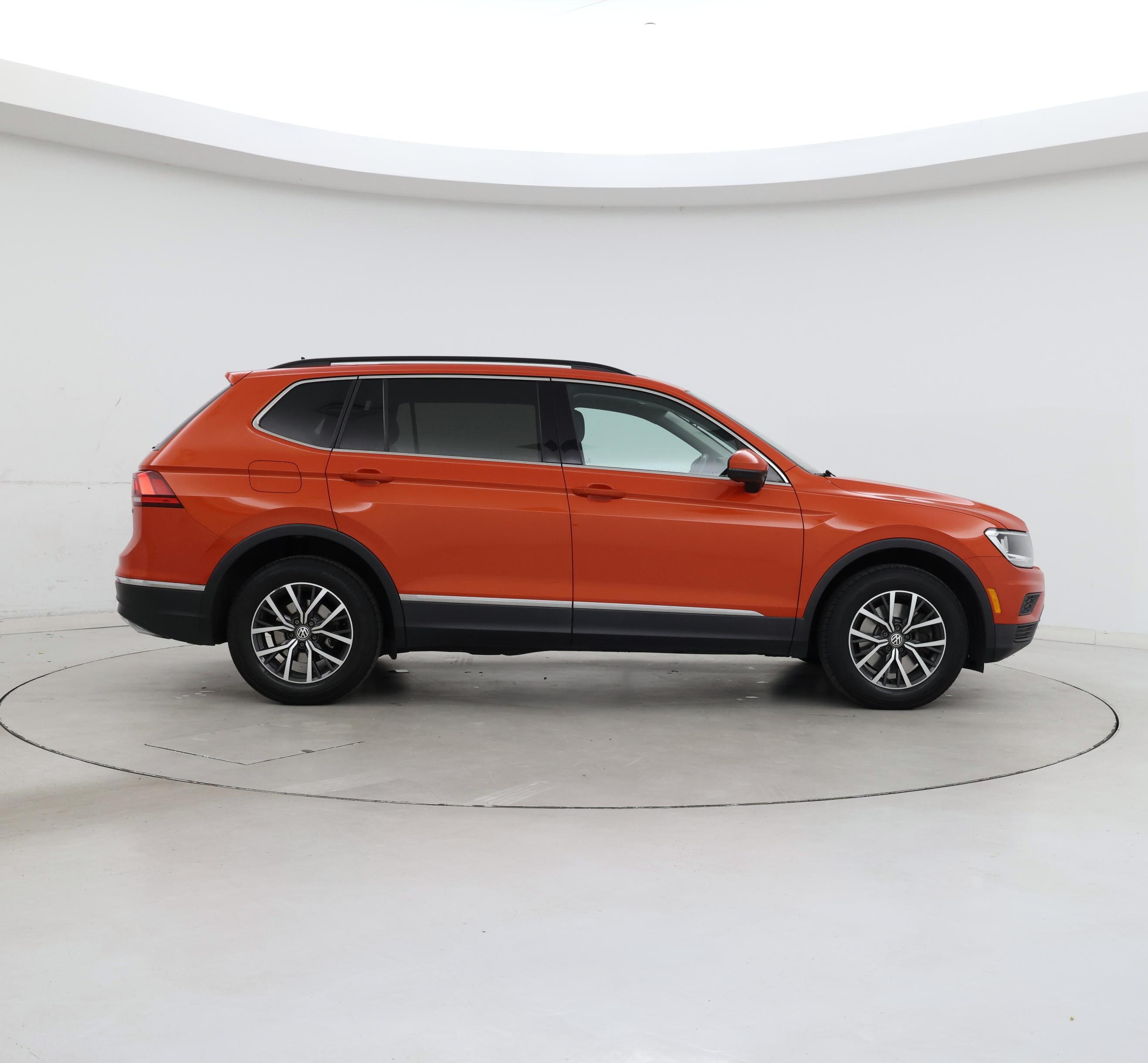 Thumbnail: 2018 Volkswagen Tiguan - 7