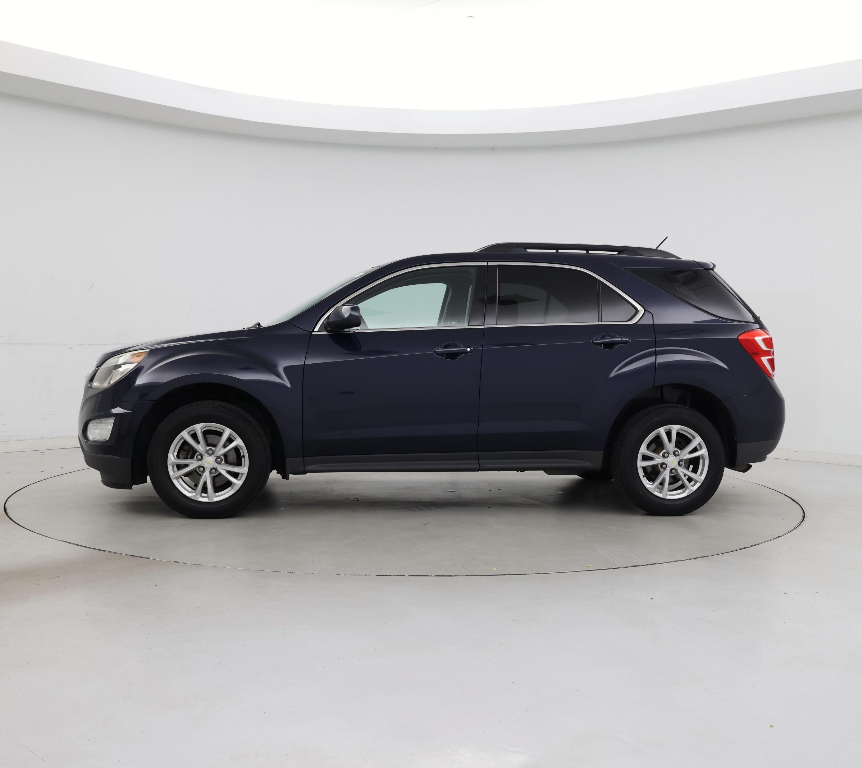 Thumbnail: 2017 Chevrolet Equinox - 3